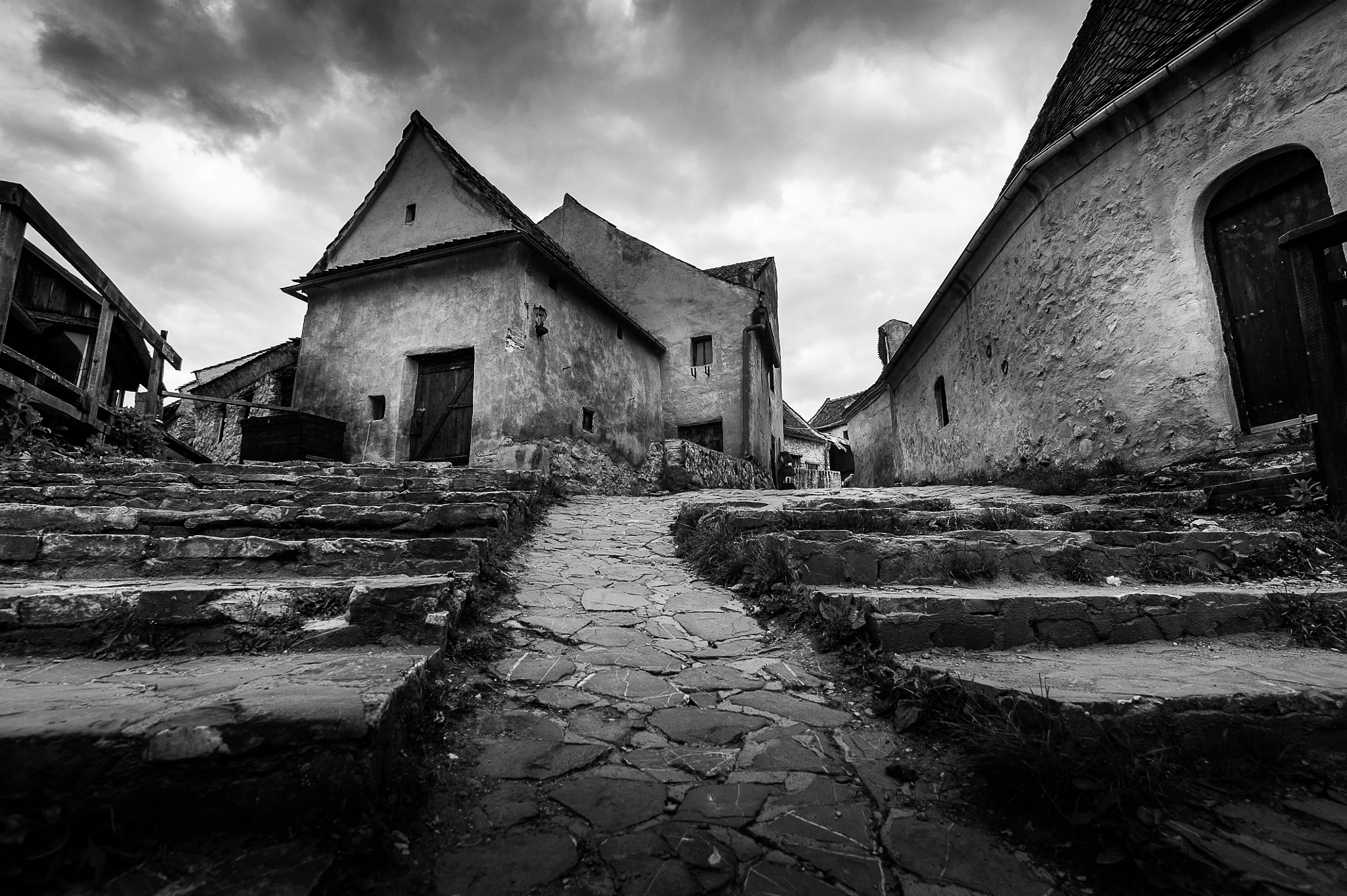 Nikon AF-S Nikkor 18-35mm F3.5-4.5G ED sample photo. Rasnov stronghold photography