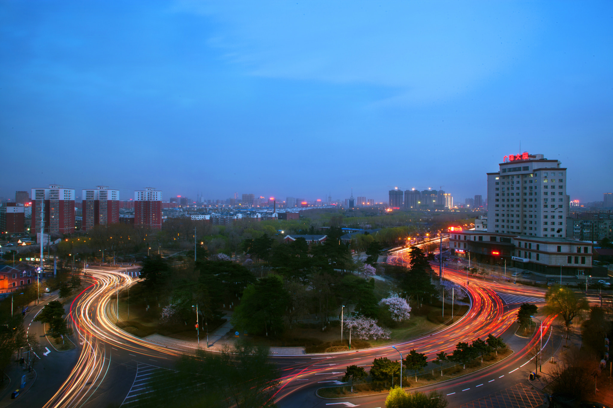 Canon EF 20-35mm F3.5-4.5 USM sample photo. 长春西安广场.jpg photography