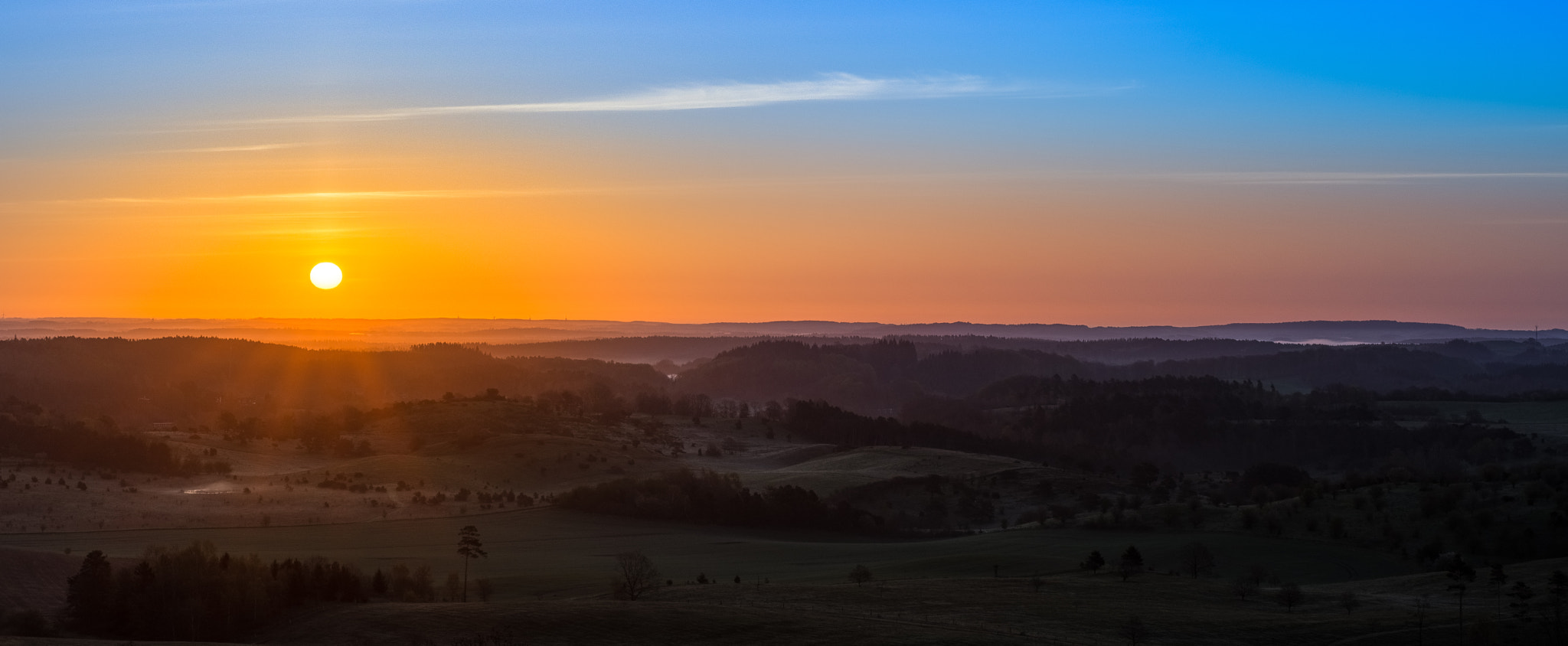 Nikon D7200 + Sigma 50mm F1.4 DG HSM Art sample photo. High ground photography