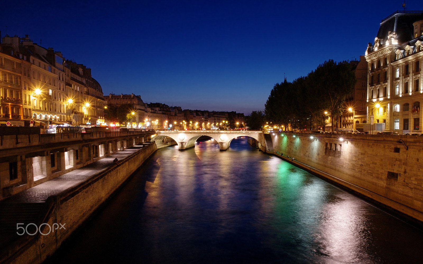 Samsung NX5 sample photo. View of paris form the sein photography