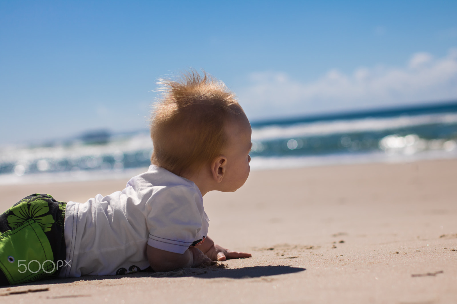 Canon EOS 750D (EOS Rebel T6i / EOS Kiss X8i) + Canon EF 50mm F1.4 USM sample photo. Mums surfing photography