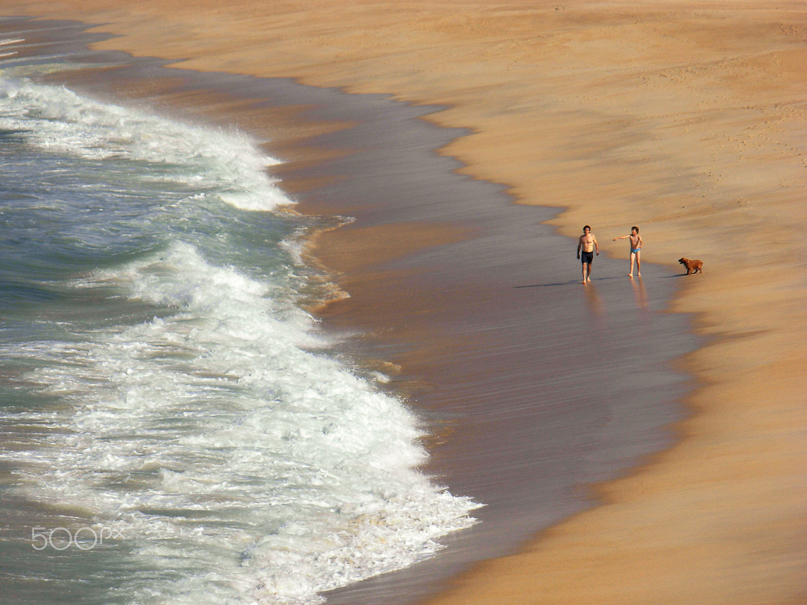 Nikon COOLPIX L5 sample photo. Beach of nazarè photography