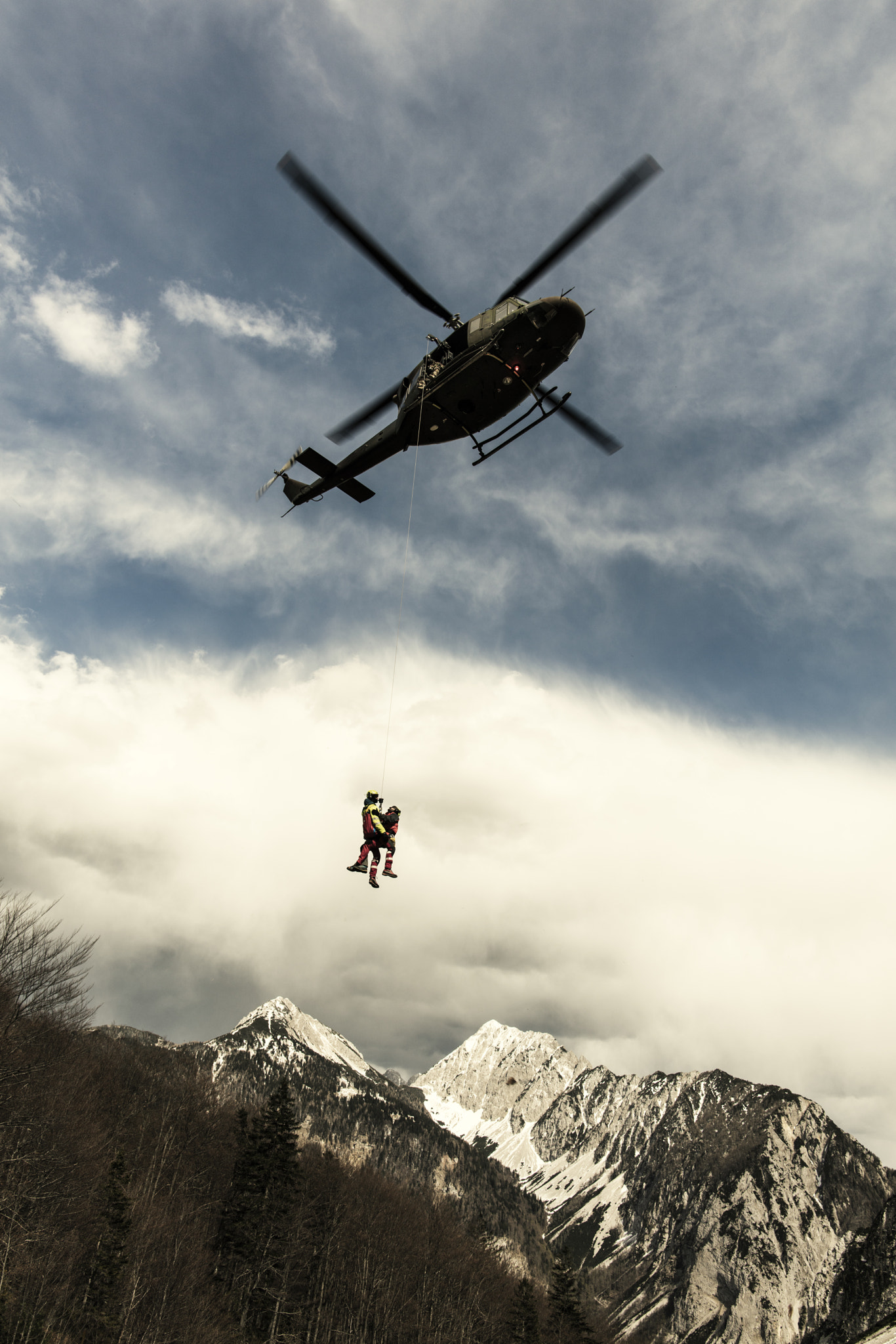 Canon EOS 5DS R + Canon EF 24mm F1.4L II USM sample photo. Rescue mission in the alps. photography
