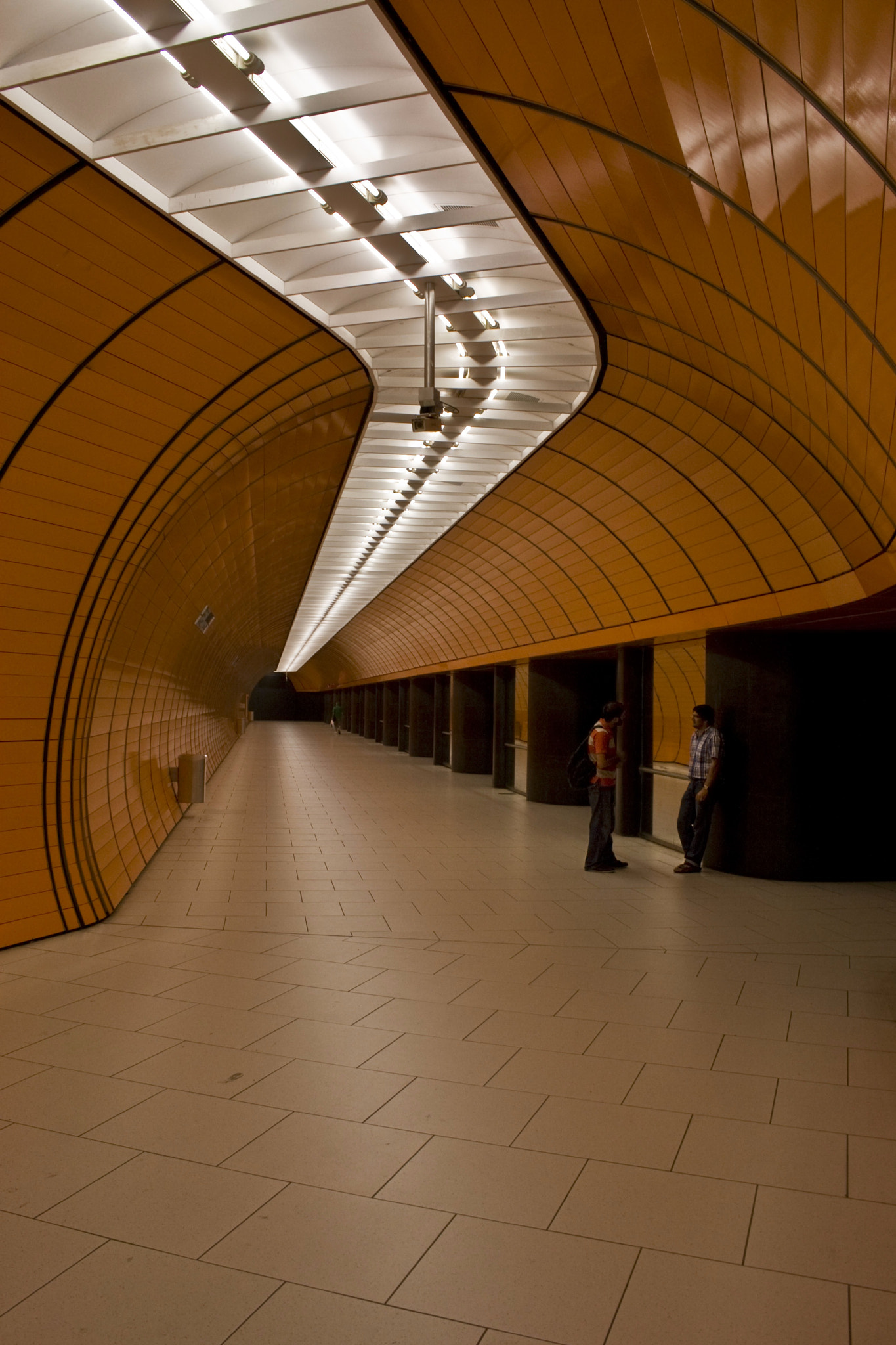 Canon EF-S 18-55mm f/3.5-5.6 USM sample photo. Underground conversation photography
