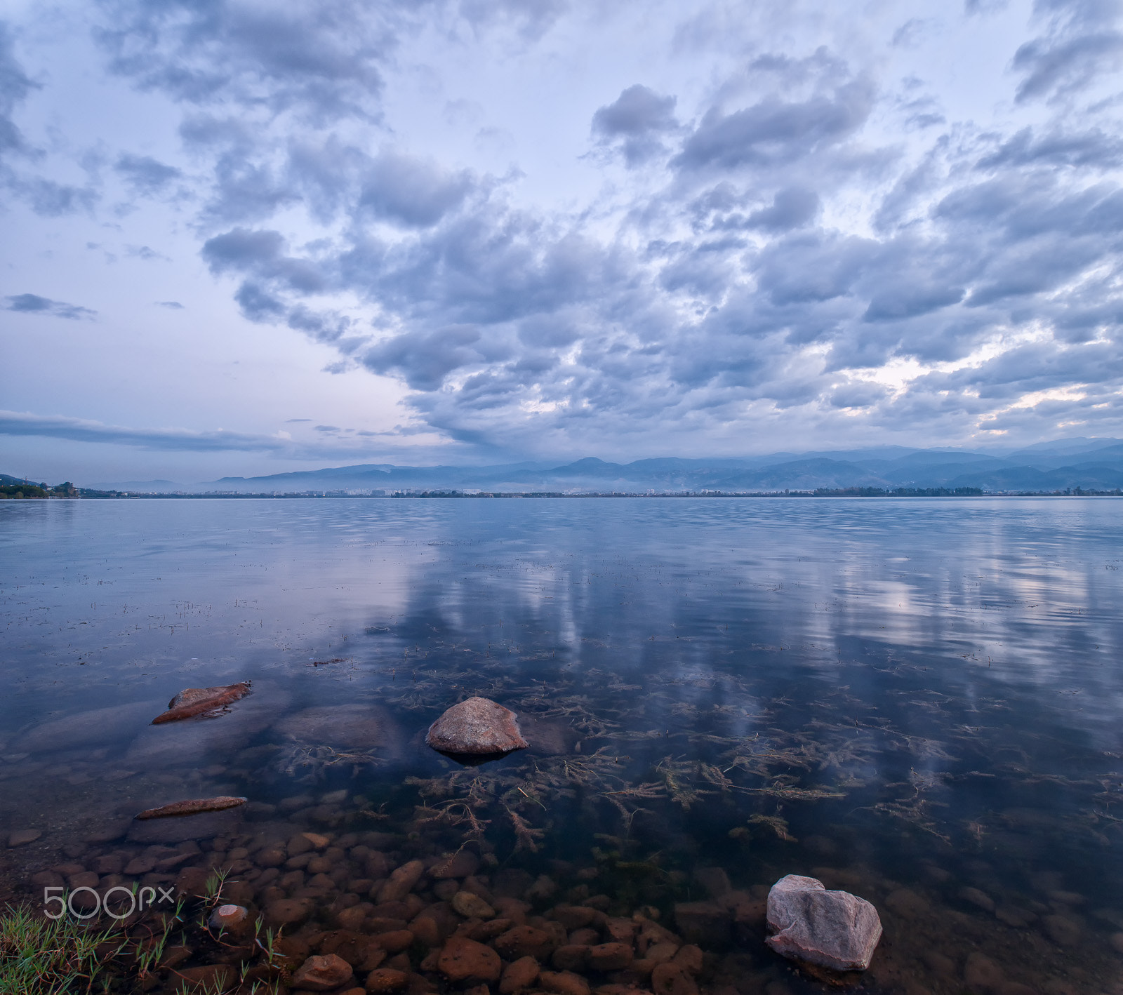 Nikon D3X + Nikon PC-E Nikkor 24mm F3.5D ED Tilt-Shift sample photo. Morning of qiong lake photography