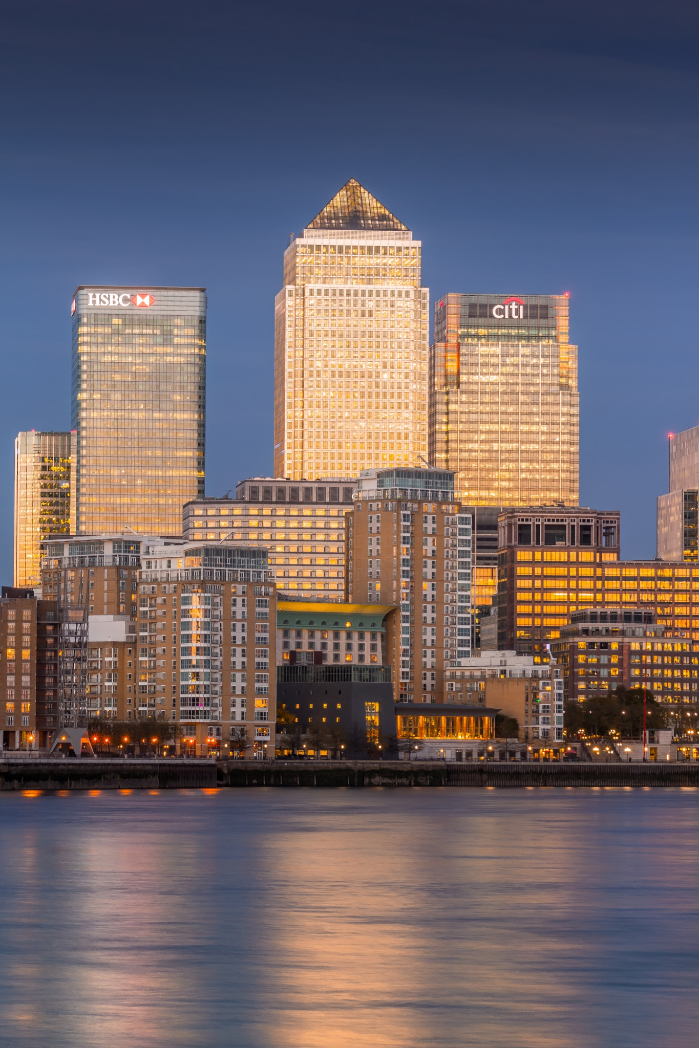 Canon EF 90-300mm F4.5-5.6 sample photo. When the sun strikes canary wharf photography