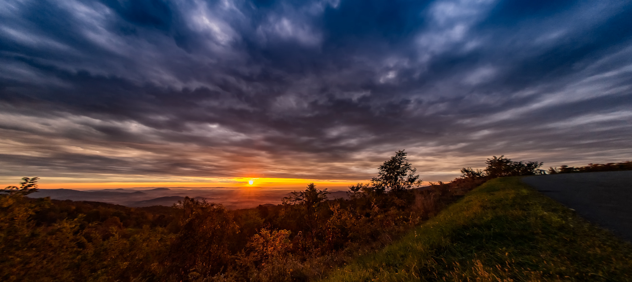 Sony Alpha a5000 (ILCE 5000) + Sony E 16mm F2.8 sample photo. Shenandoah in the morning photography