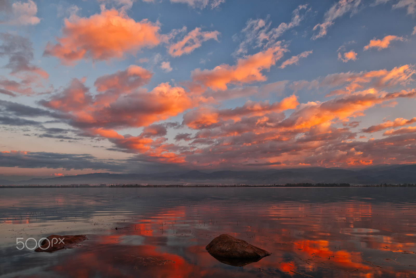 Nikon D3X + Nikon PC-E Nikkor 24mm F3.5D ED Tilt-Shift sample photo. Sunrise of qionghai lake photography