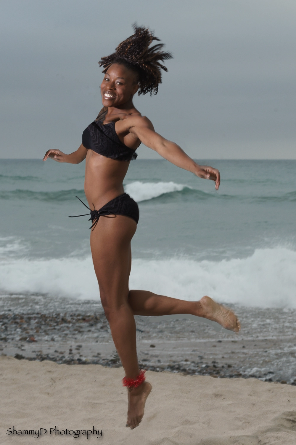 85mm F1.8 SSM sample photo. Jump, smiley, jump! photography