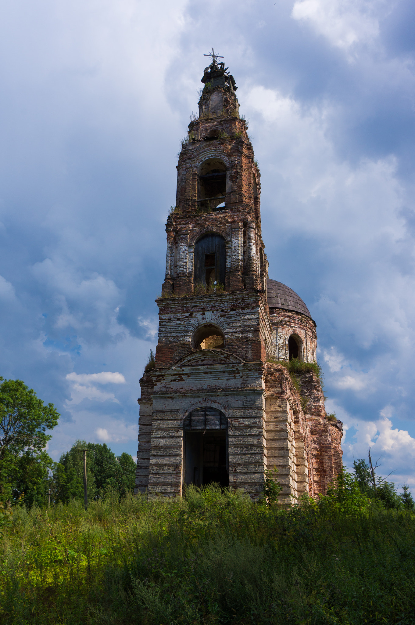 Sony Alpha NEX-5N + Sony E 10-18mm F4 OSS sample photo. The old church. photography