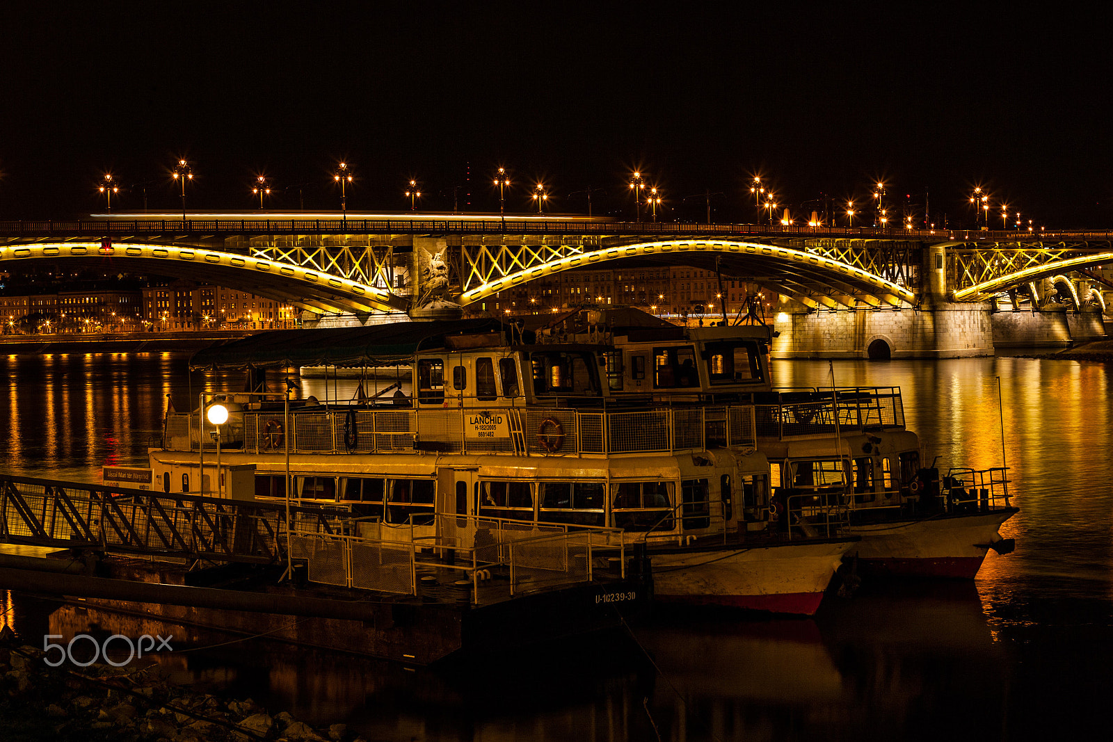 Canon EOS-1Ds Mark II + Canon EF 50mm F1.8 II sample photo. Margaret bridge () photography