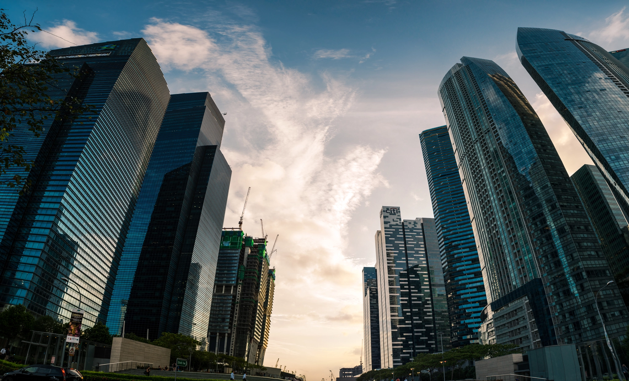 Sony a7R + Sigma 20mm F1.4 DG HSM Art sample photo. Between skyscrapers photography