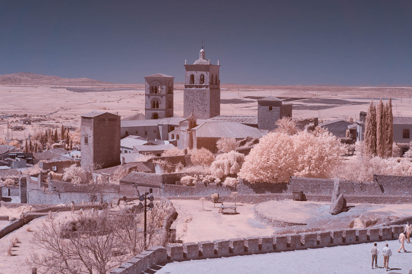 Sony Alpha NEX-5N sample photo. Infrared trujillo photography