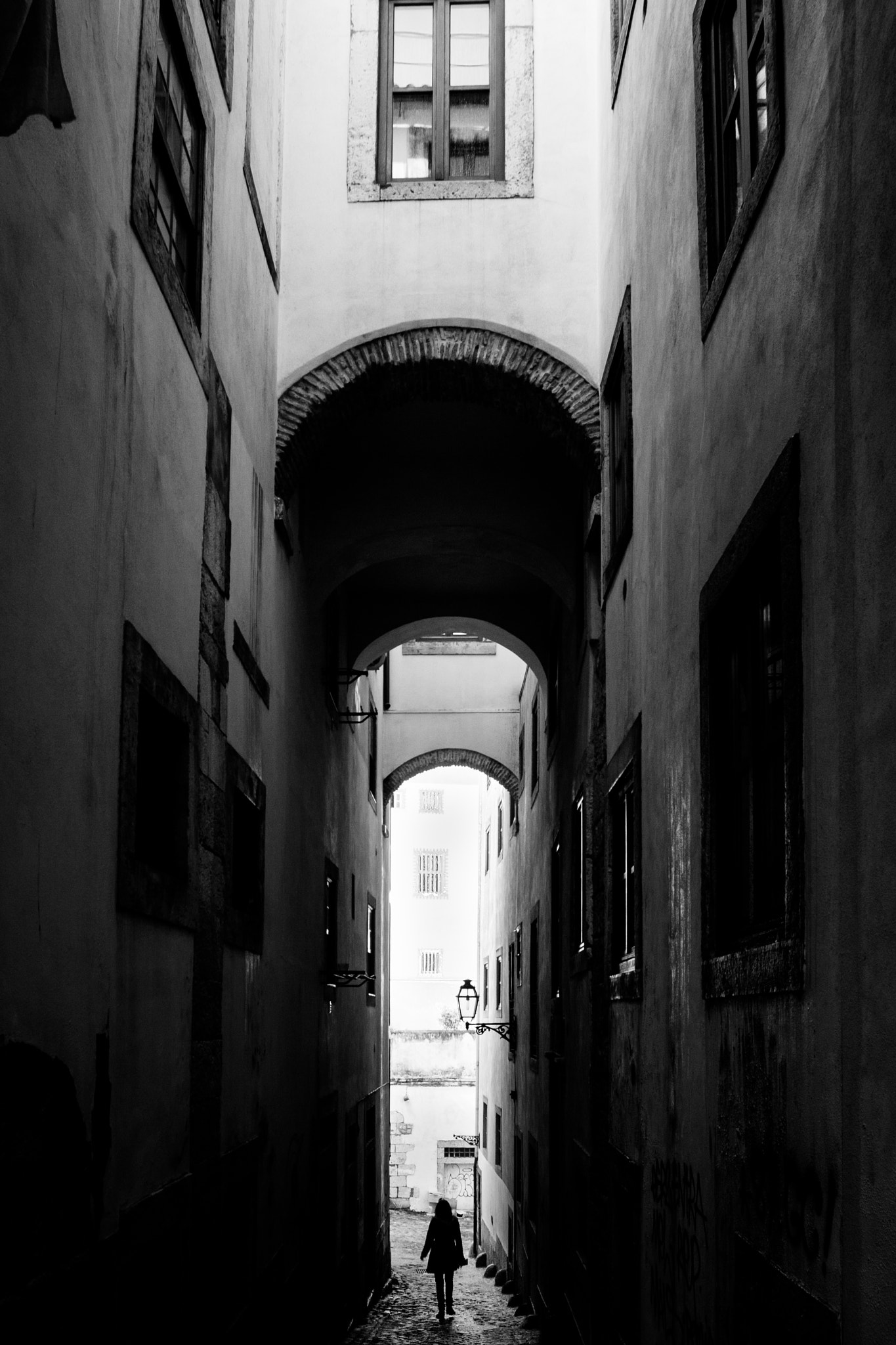 Canon EOS 40D + Tamron SP AF 17-35mm F2.8-4 Di LD Aspherical (IF) sample photo. Streets of lisboa iii photography
