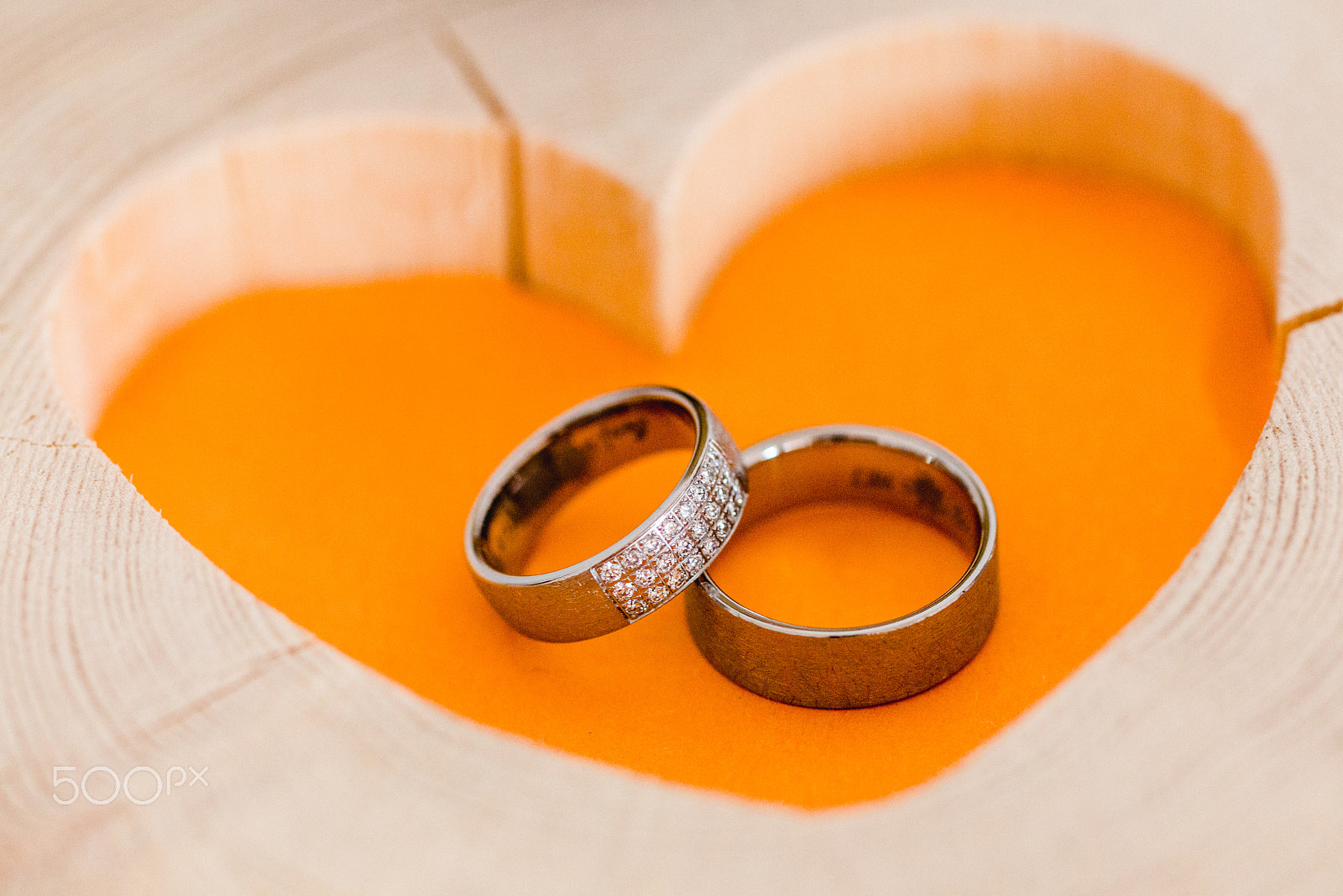 Canon EOS 6D + ZEISS Makro-Planar T* 100mm F2 sample photo. Wedding rings with heart shape photography