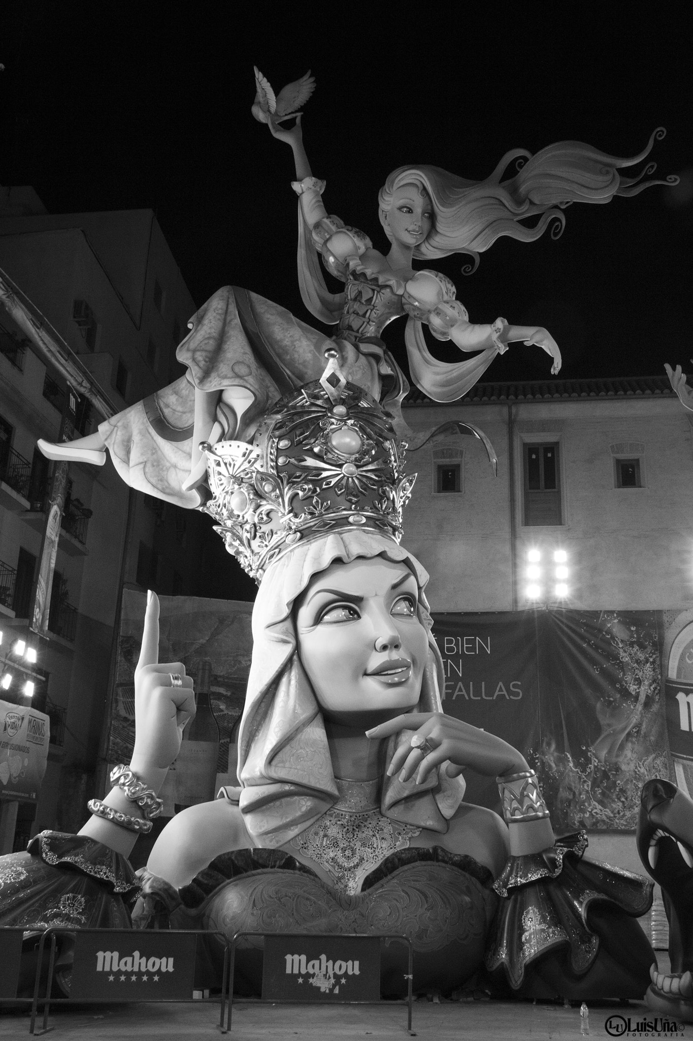 Canon EF-S 18-135mm F3.5-5.6 IS STM sample photo. Fallas de valencia photography