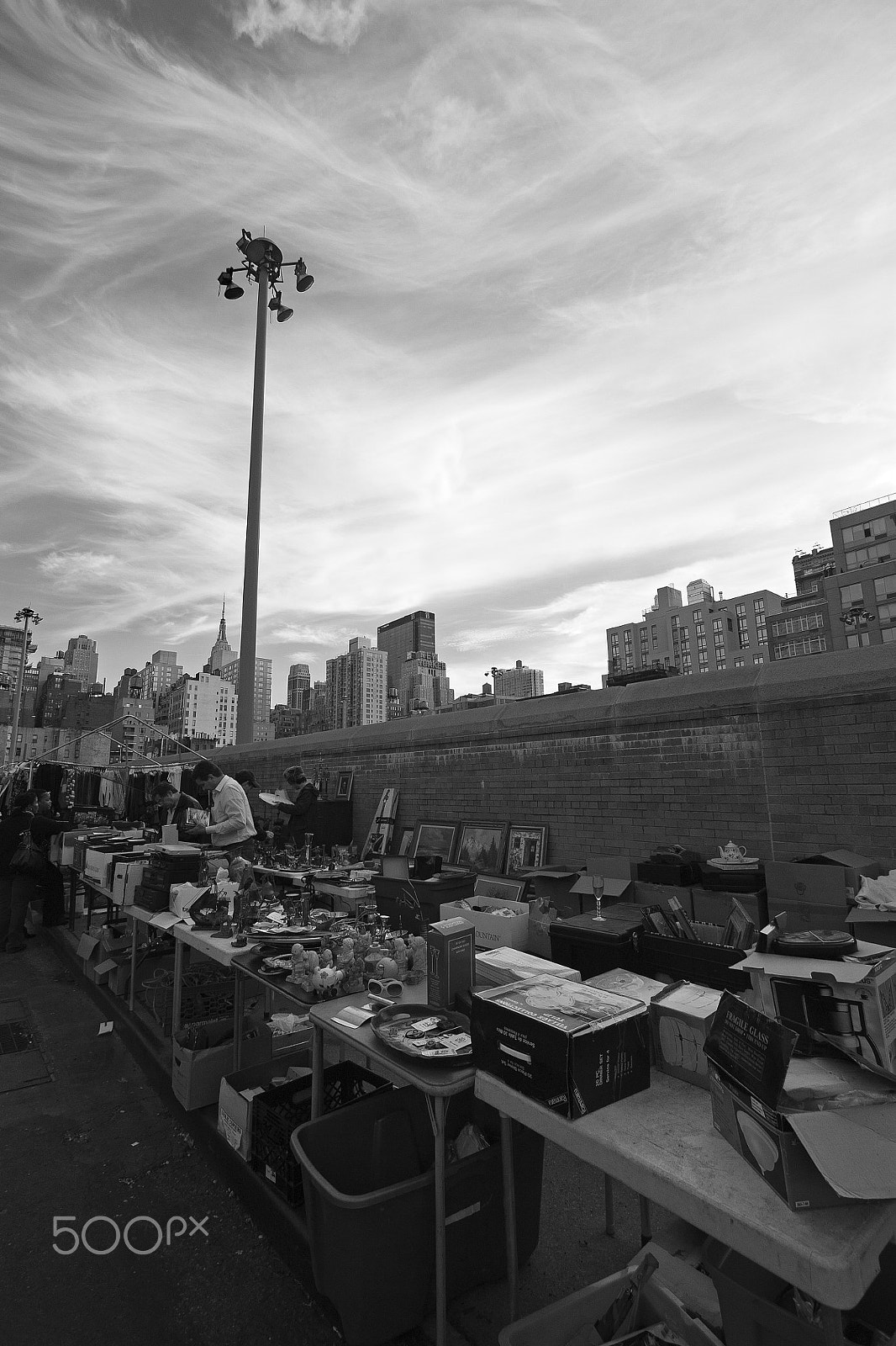 Canon EOS 450D (EOS Rebel XSi / EOS Kiss X2) sample photo. Hells kitchen flea market photography