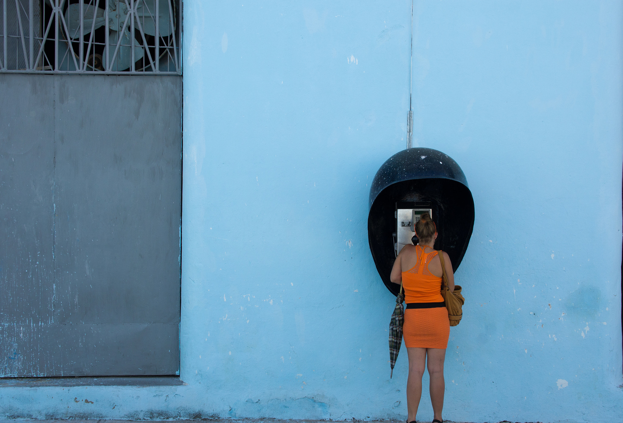 Sony E 18-200mm F3.5-6.3 OSS sample photo. Streets of cuba photography