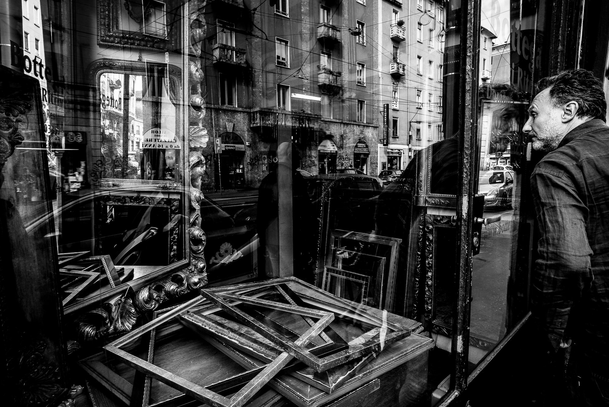 Elmarit-M 1:2.8/21 ASPH. sample photo. Curious photography