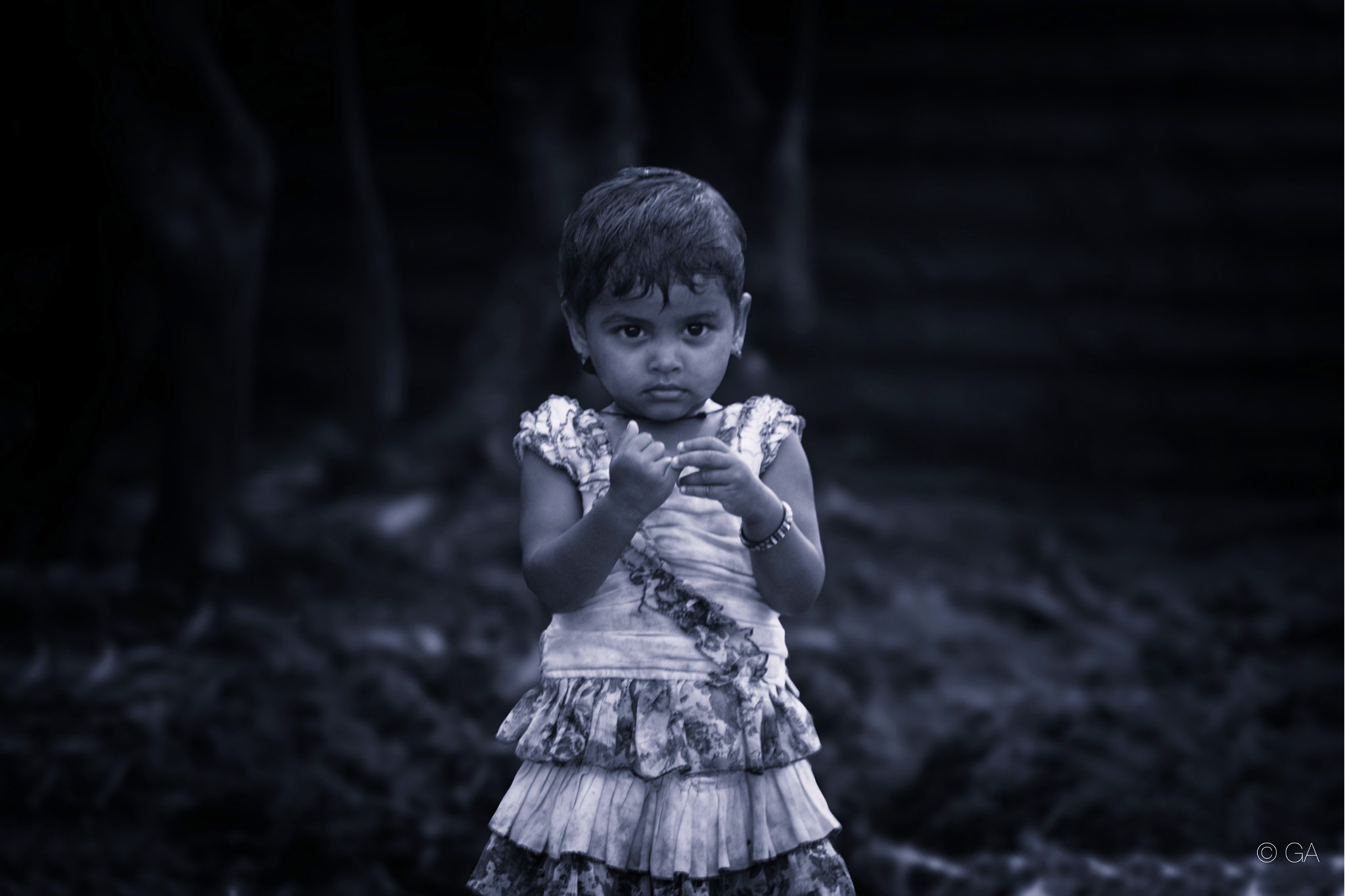 Canon EF 70-300mm F4-5.6L IS USM sample photo. Little girl photography