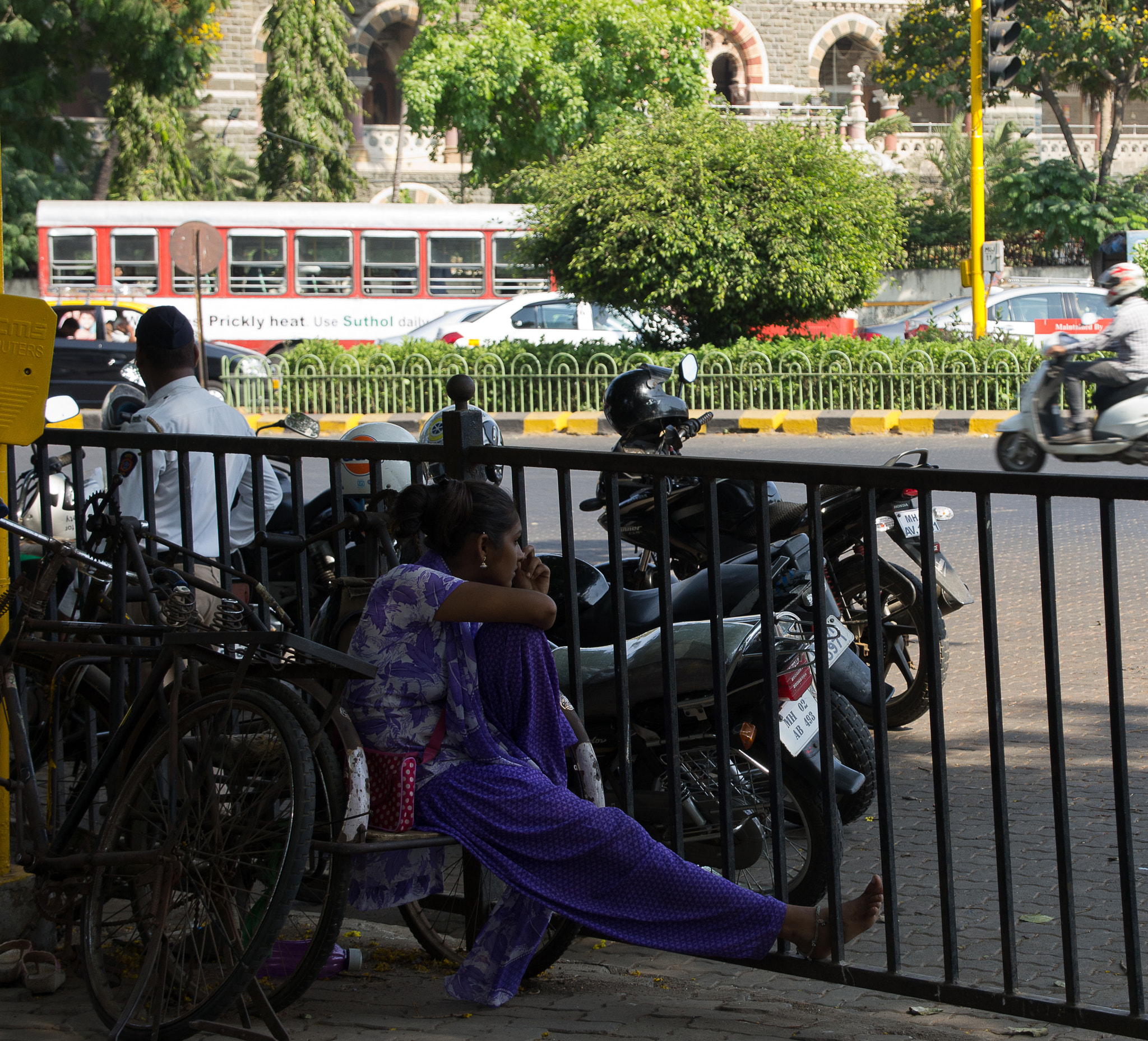 Sony E 18-200mm F3.5-6.3 OSS sample photo. Streets of india photography