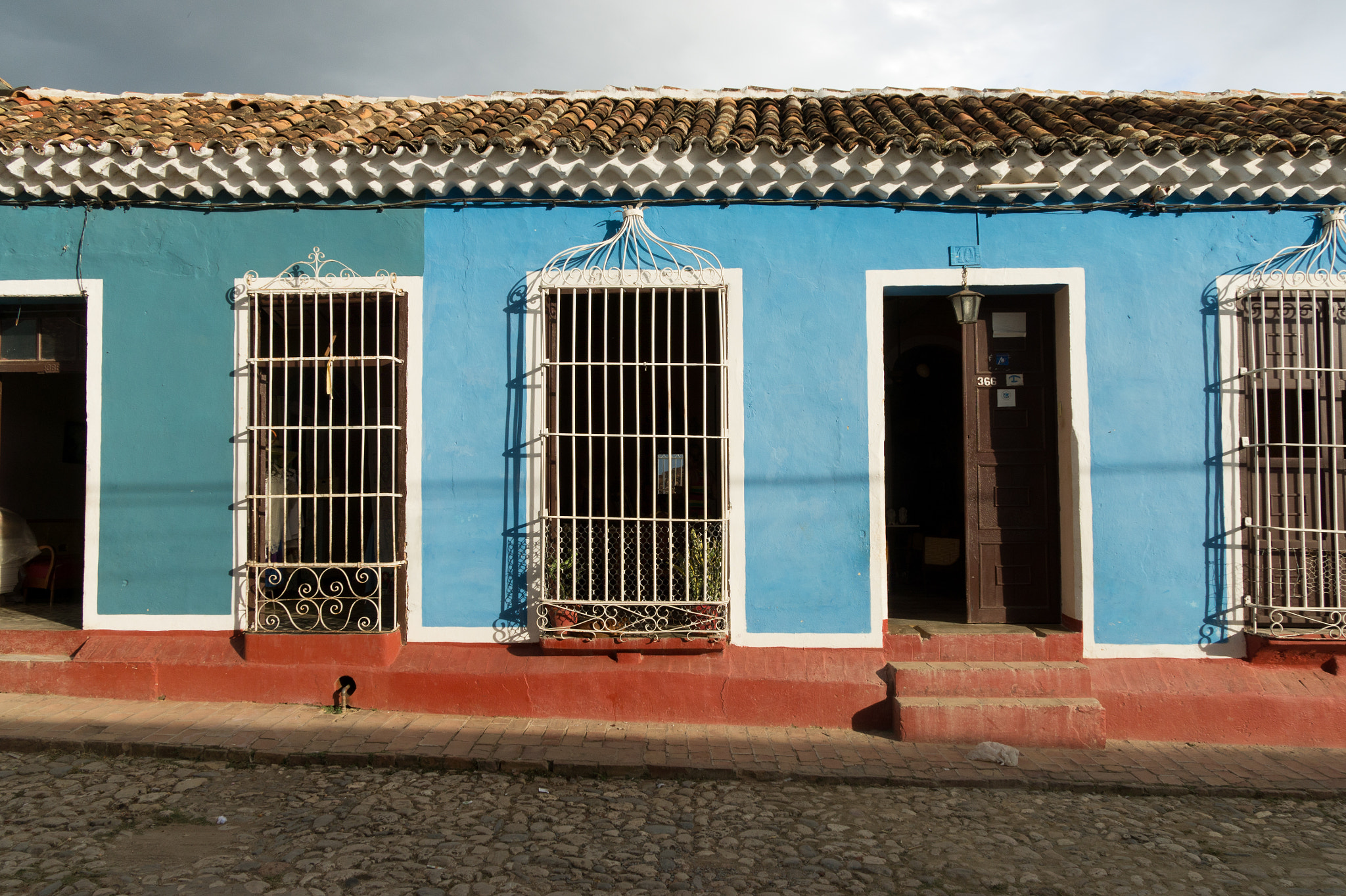 Sony E 18-200mm F3.5-6.3 OSS sample photo. Streets of cuba photography