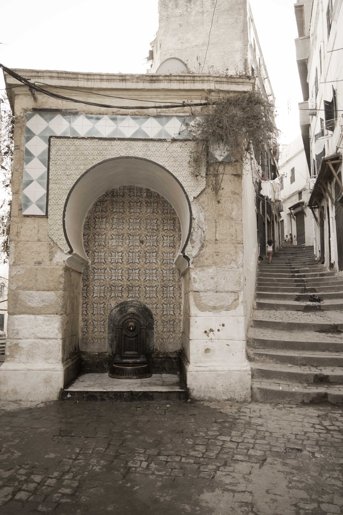 Sony E 18-200mm F3.5-6.3 OSS sample photo. Streets of algeria photography