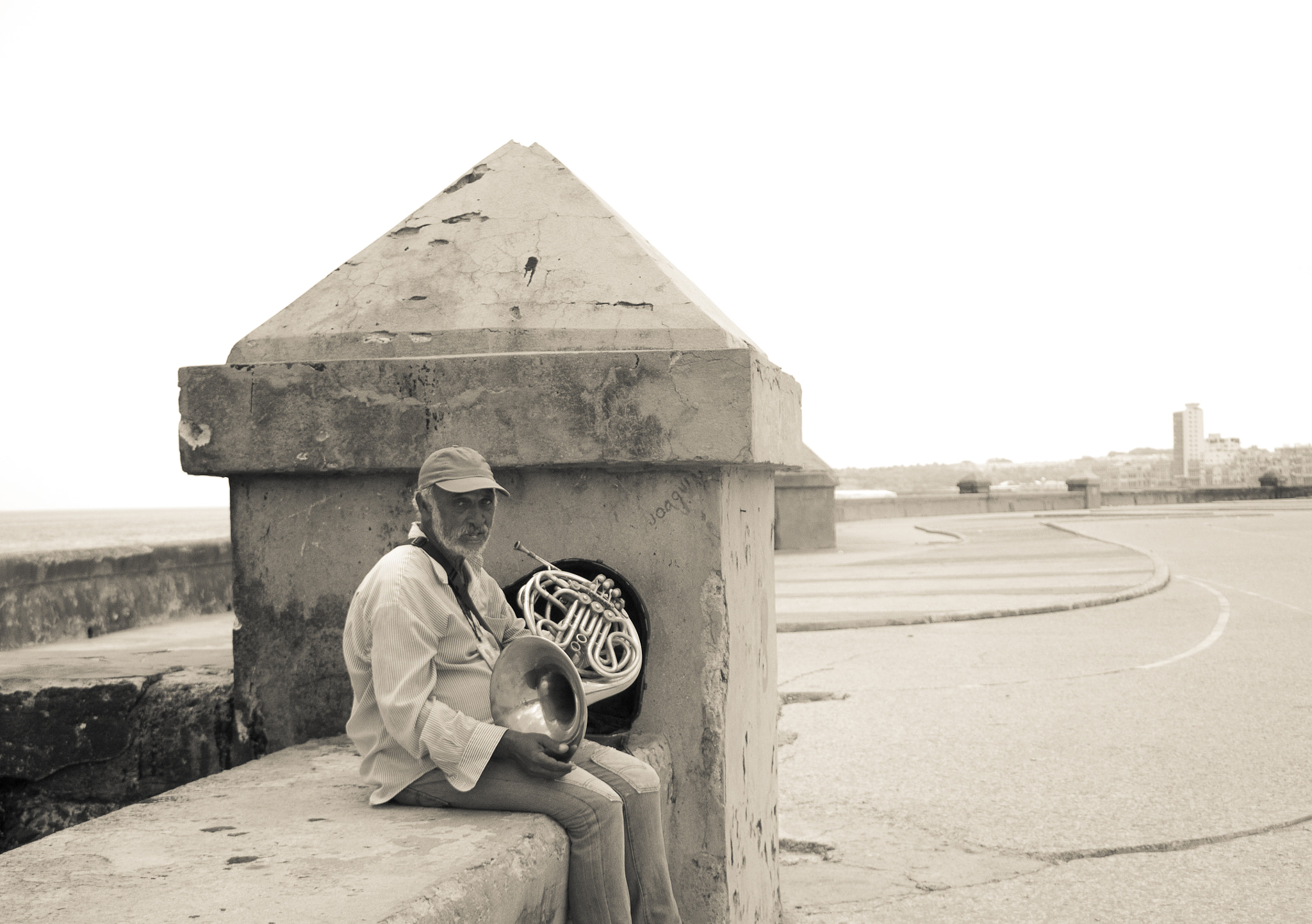 Sony E 18-200mm F3.5-6.3 OSS sample photo. Streets of cuba photography