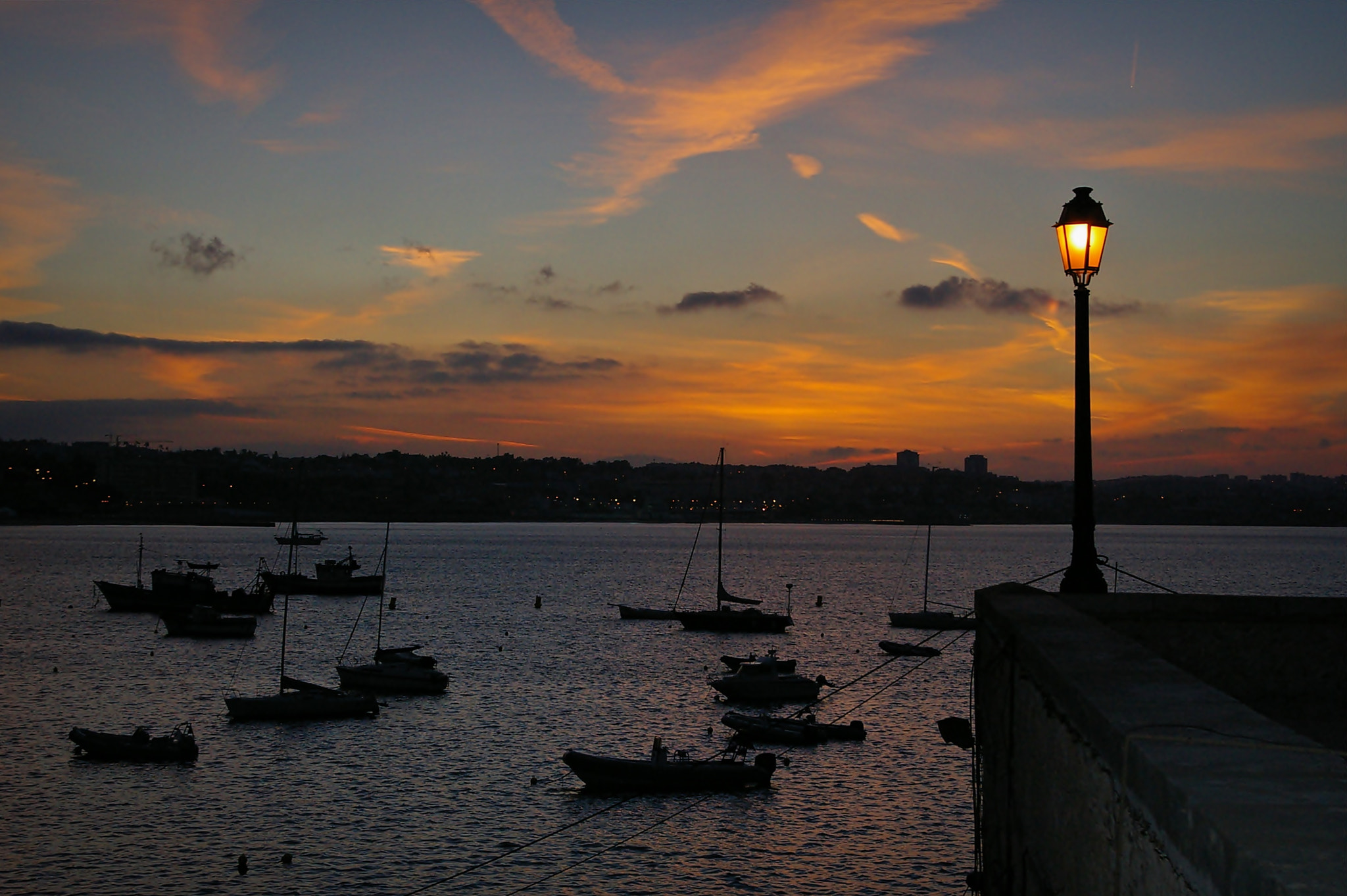 Pentax *ist DS + Pentax smc DA 18-55mm F3.5-5.6 AL sample photo. Cascais photography