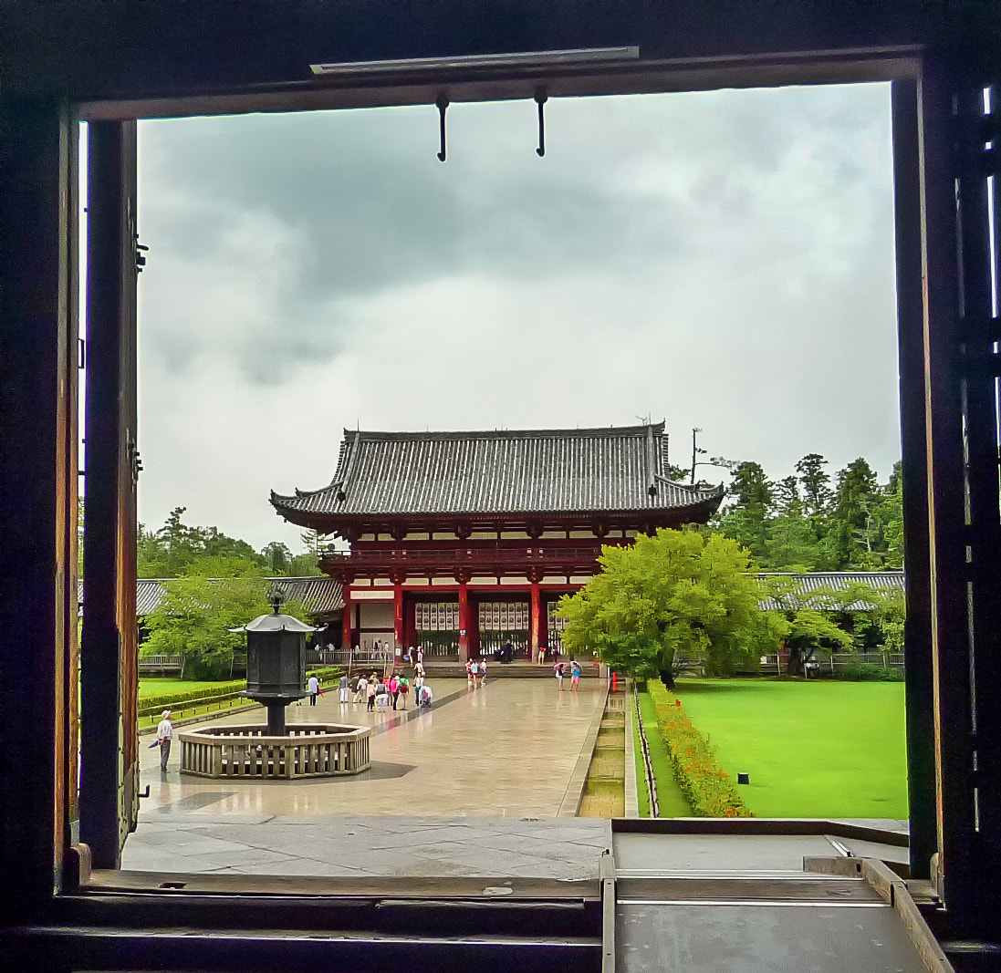Panasonic DMC-FX35 sample photo. Temple framing photography