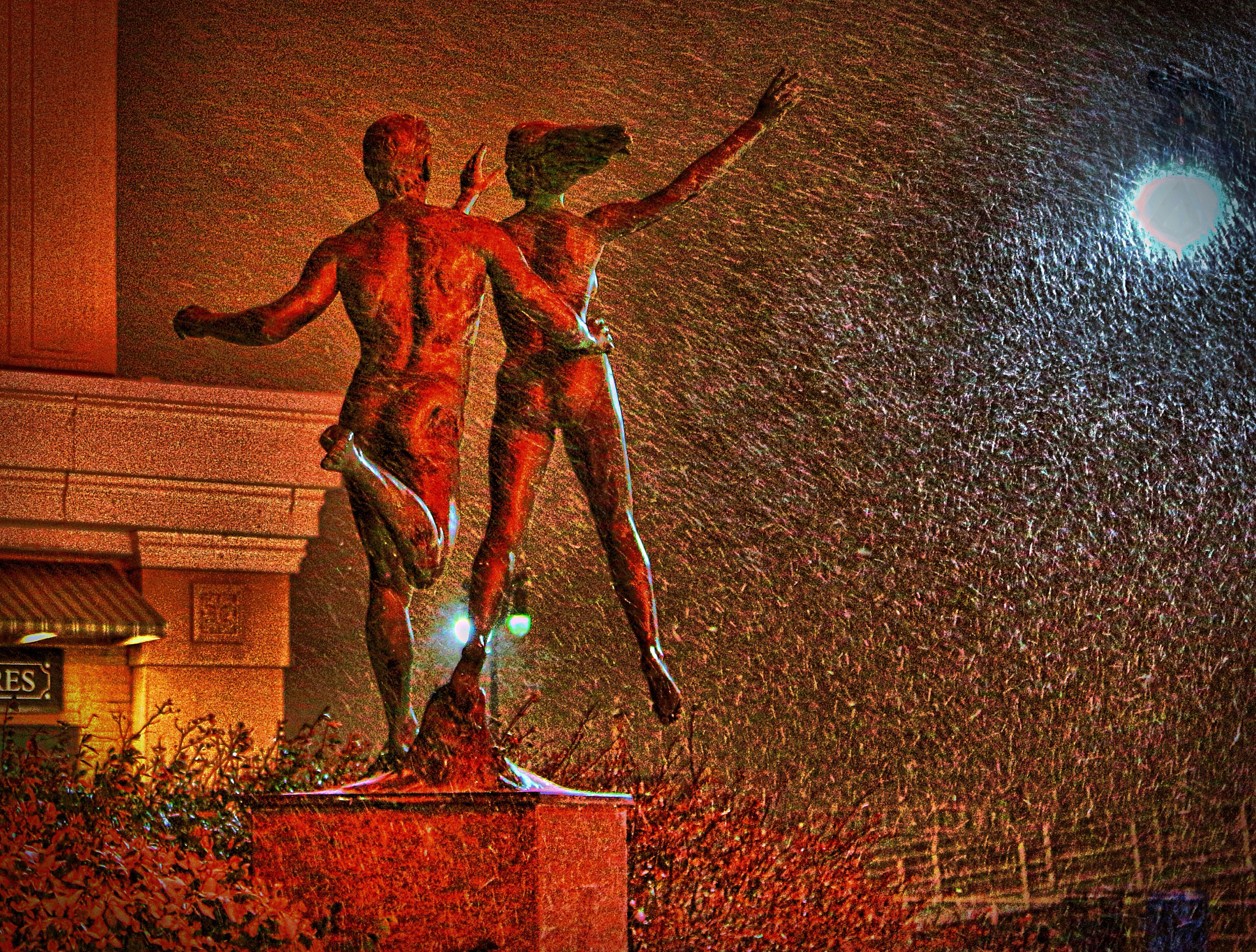 Canon EOS 650D (EOS Rebel T4i / EOS Kiss X6i) sample photo. Statues in night snow storm photography