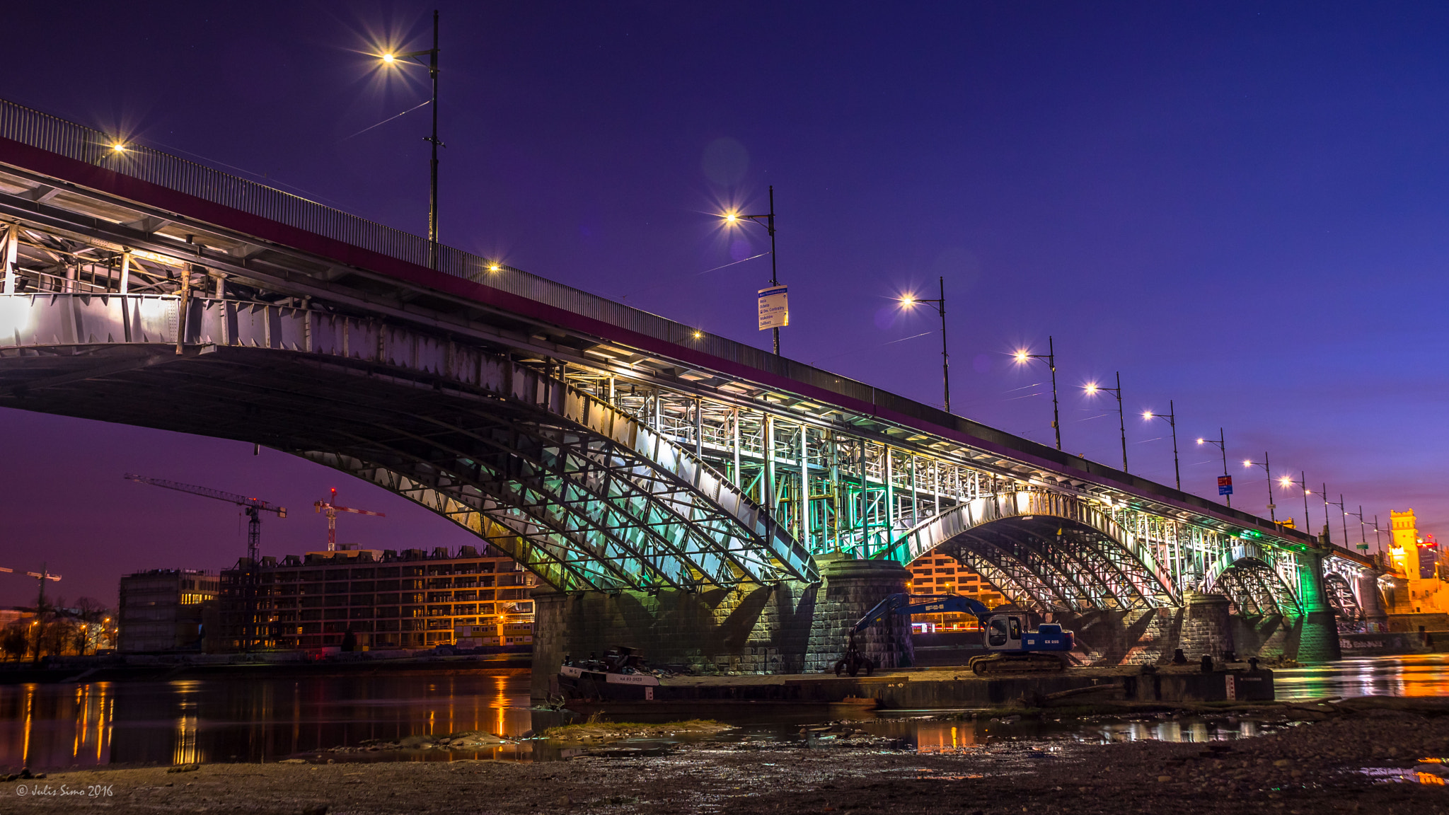 Nikon D610 + Sigma 28-200mm F3.5-5.6 Compact Aspherical Hyperzoom Macro sample photo. Vistula in warsaw blue hour photography