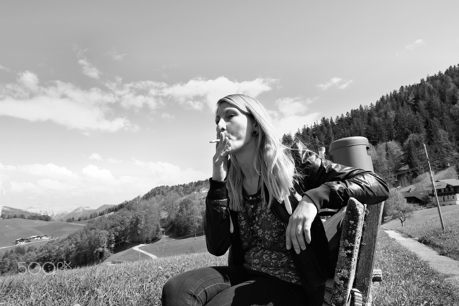 Canon EOS 750D (EOS Rebel T6i / EOS Kiss X8i) sample photo. Susan in the sunshine bw3 photography