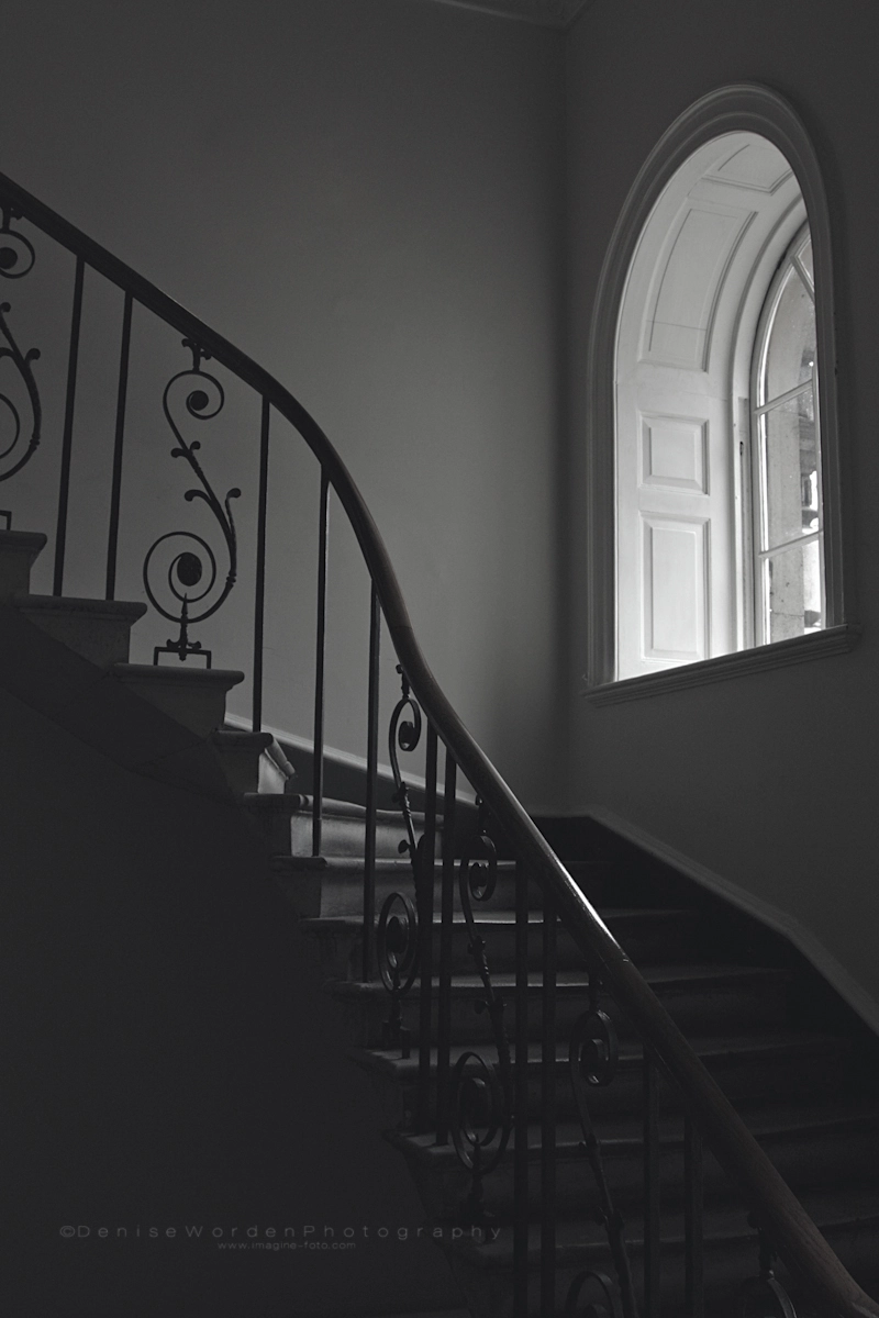 Canon EOS 450D (EOS Rebel XSi / EOS Kiss X2) sample photo. Somerset staircase photography