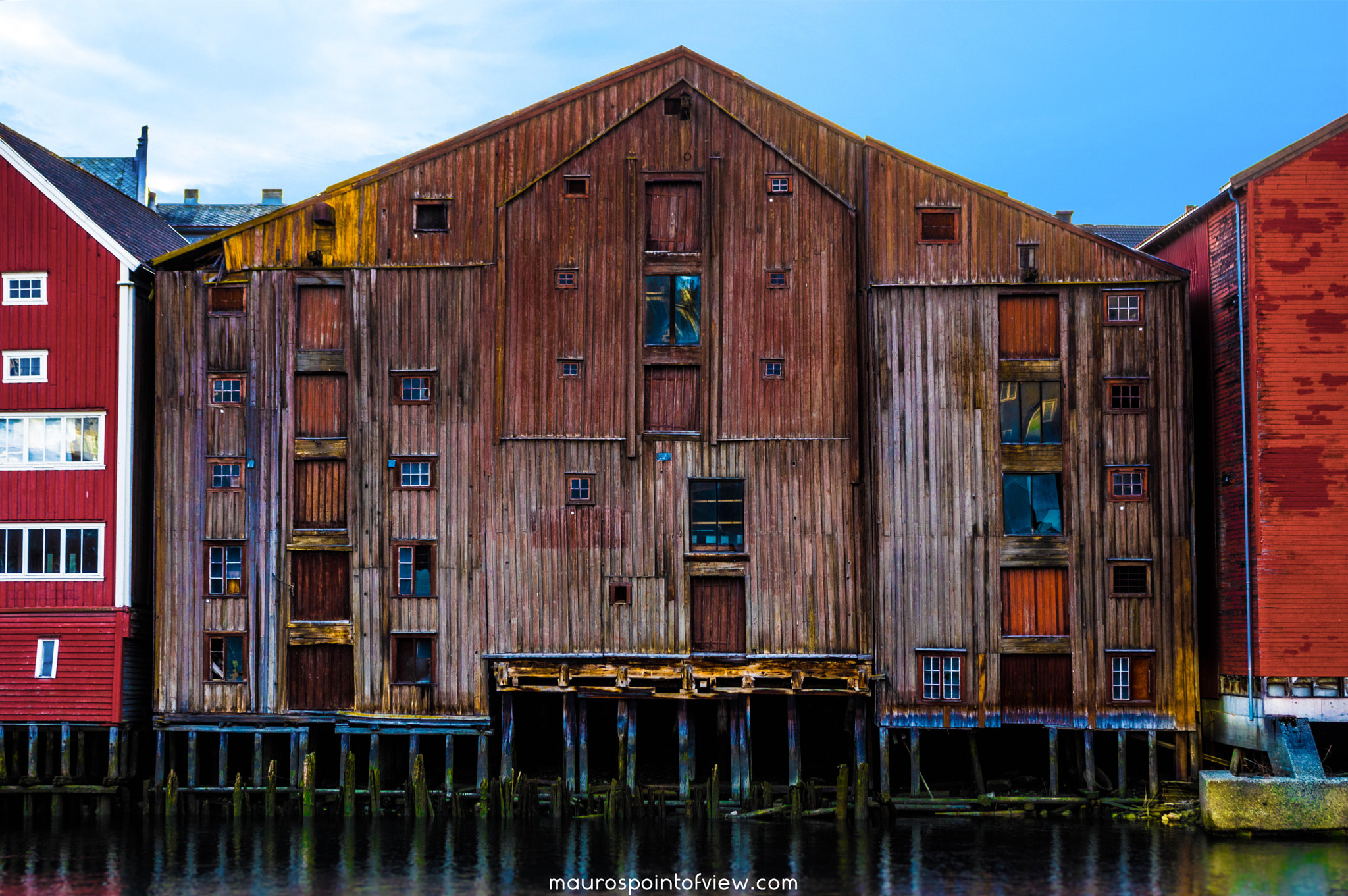 Pentax K-3 II sample photo. Old wooden colors photography