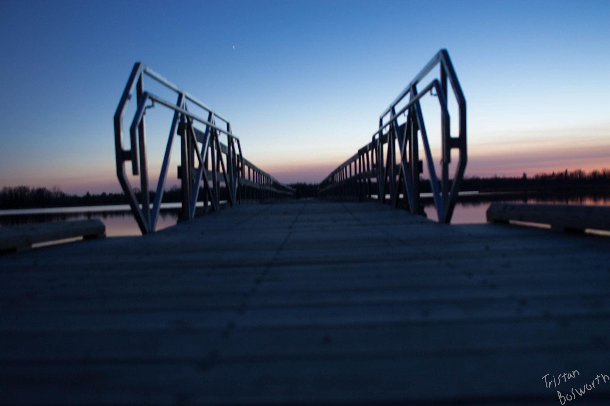 Canon EOS-1D Mark II sample photo. Dark dock photography