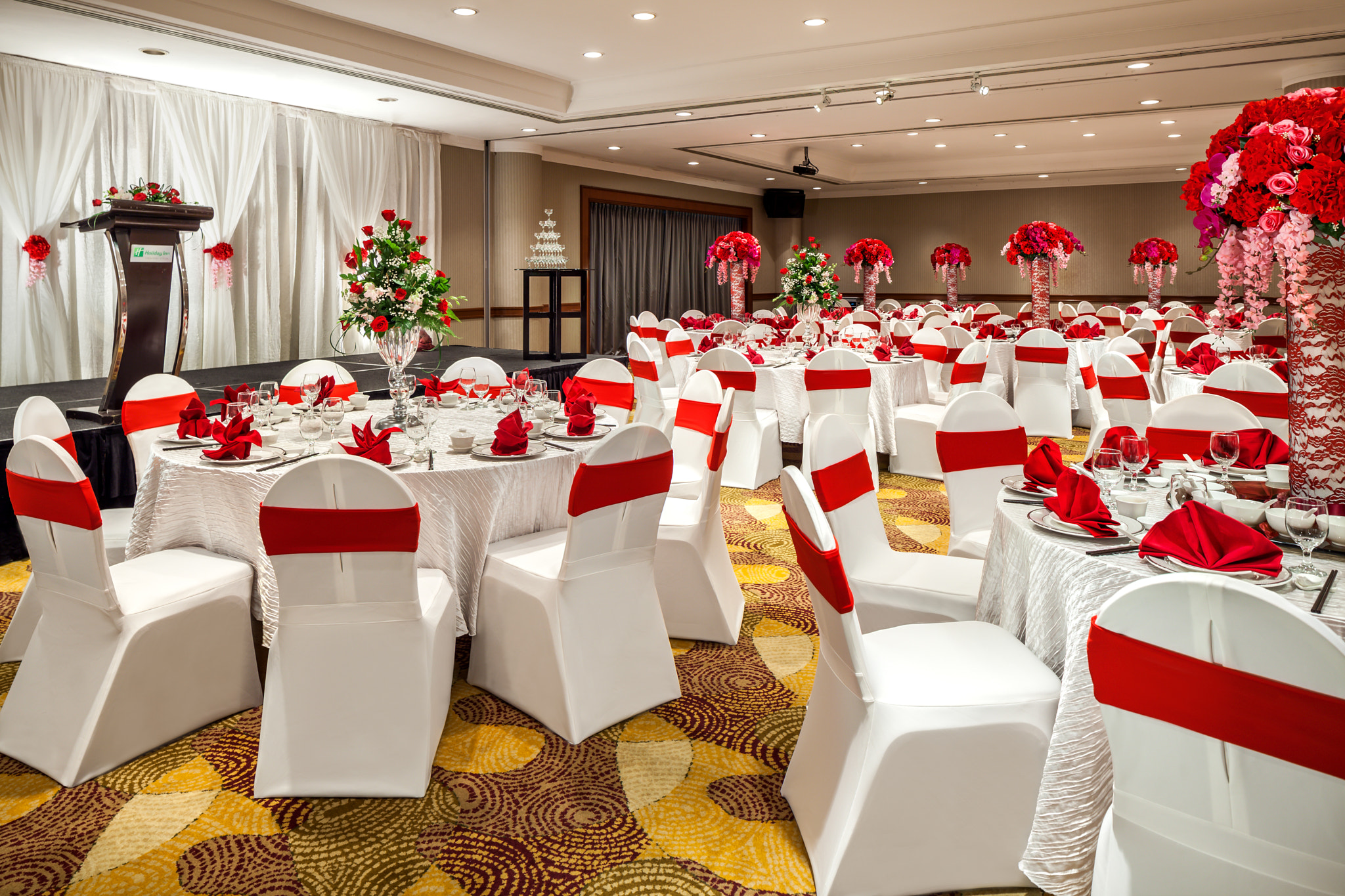 Canon EOS 5D Mark II + Canon TS-E 24.0mm f/3.5 L II sample photo. Holiday inn atrium singapore changi red wedding photography