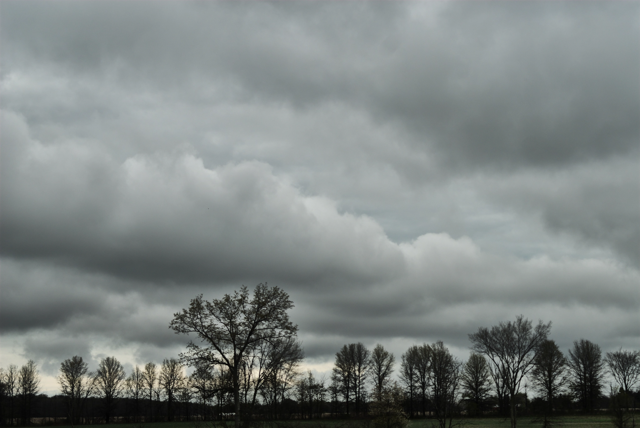 Nikon D200 + AF Zoom-Nikkor 35-70mm f/3.3-4.5 sample photo. Clouds on homeward commute 3 photography