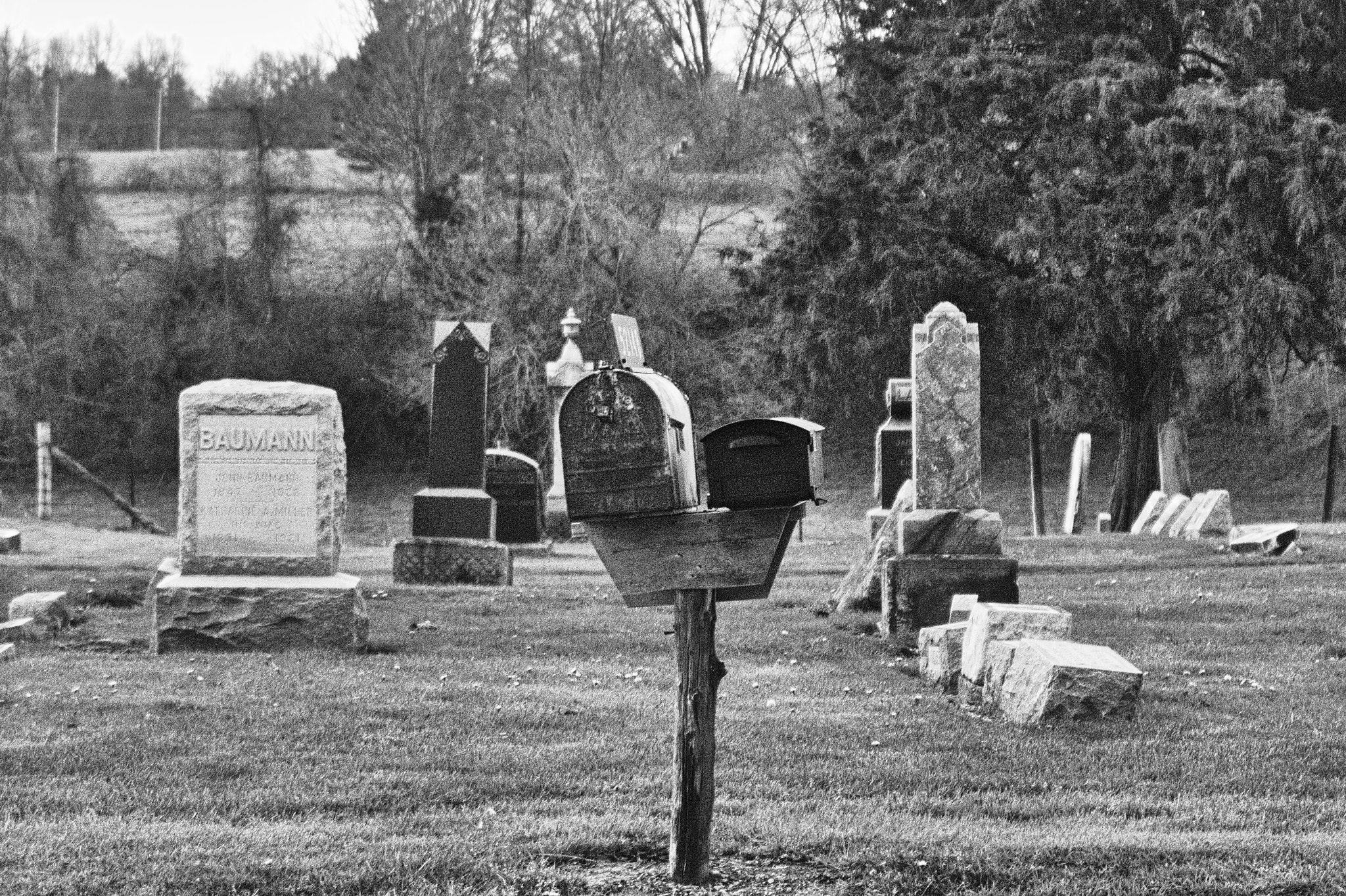 AF Zoom-Nikkor 35-70mm f/3.3-4.5 sample photo. Last known address b&w photography