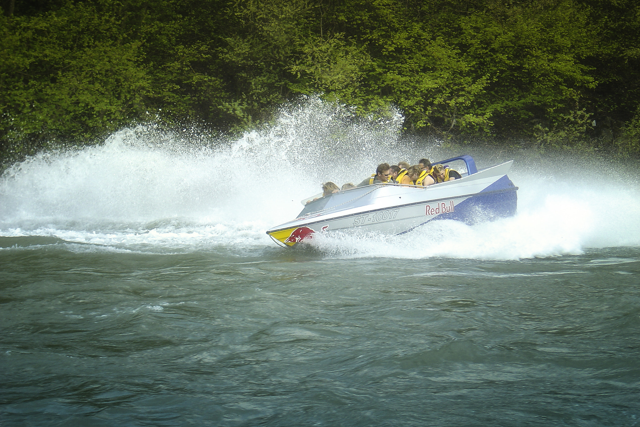 Sony DSC-P10 sample photo. Powerboat photography