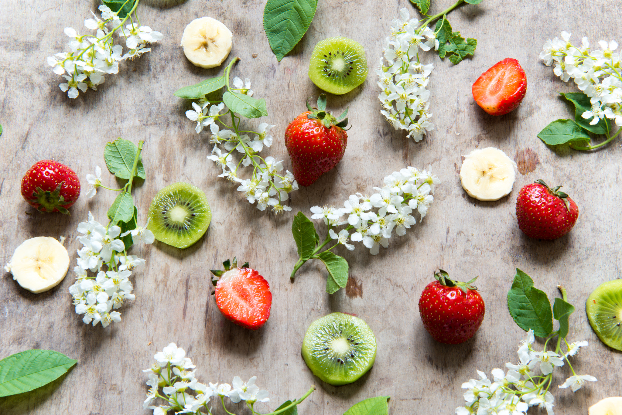 Nikon D800E + Nikon AF Nikkor 24-85mm F2.8-4D IF sample photo. Strawberry/kiwi/bananas/flowers photography