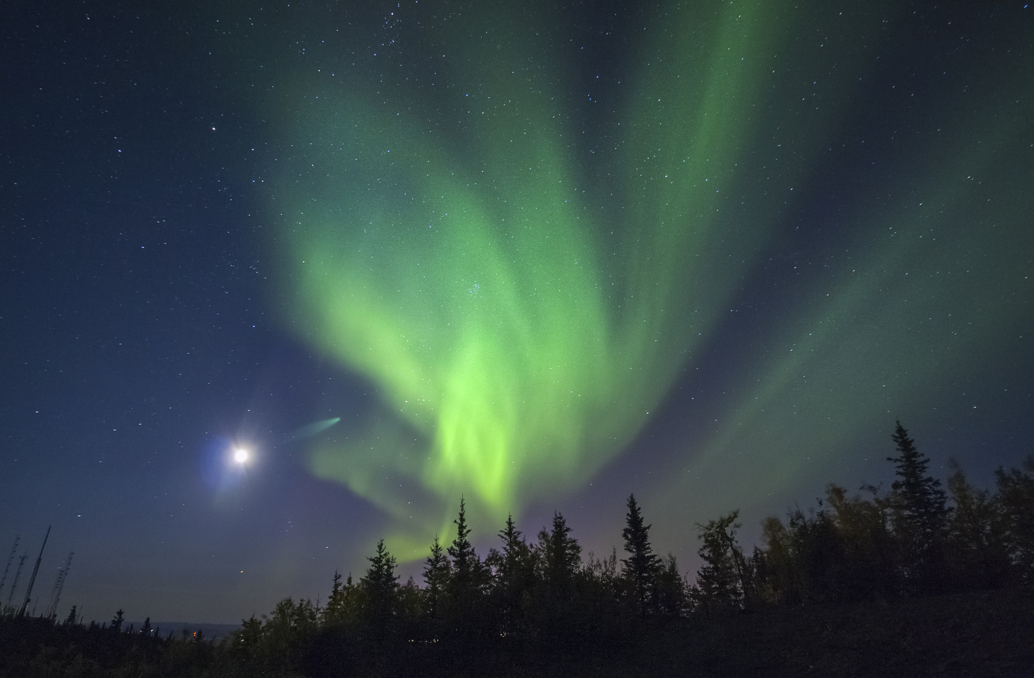 Canon EF-S 10-18mm F4.5–5.6 IS STM sample photo. Aurora borealis photography