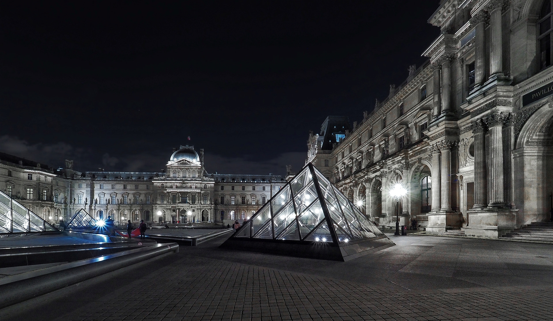 Olympus PEN-F + Olympus M.Zuiko Digital ED 7-14mm F2.8 PRO sample photo. Louvre iii photography