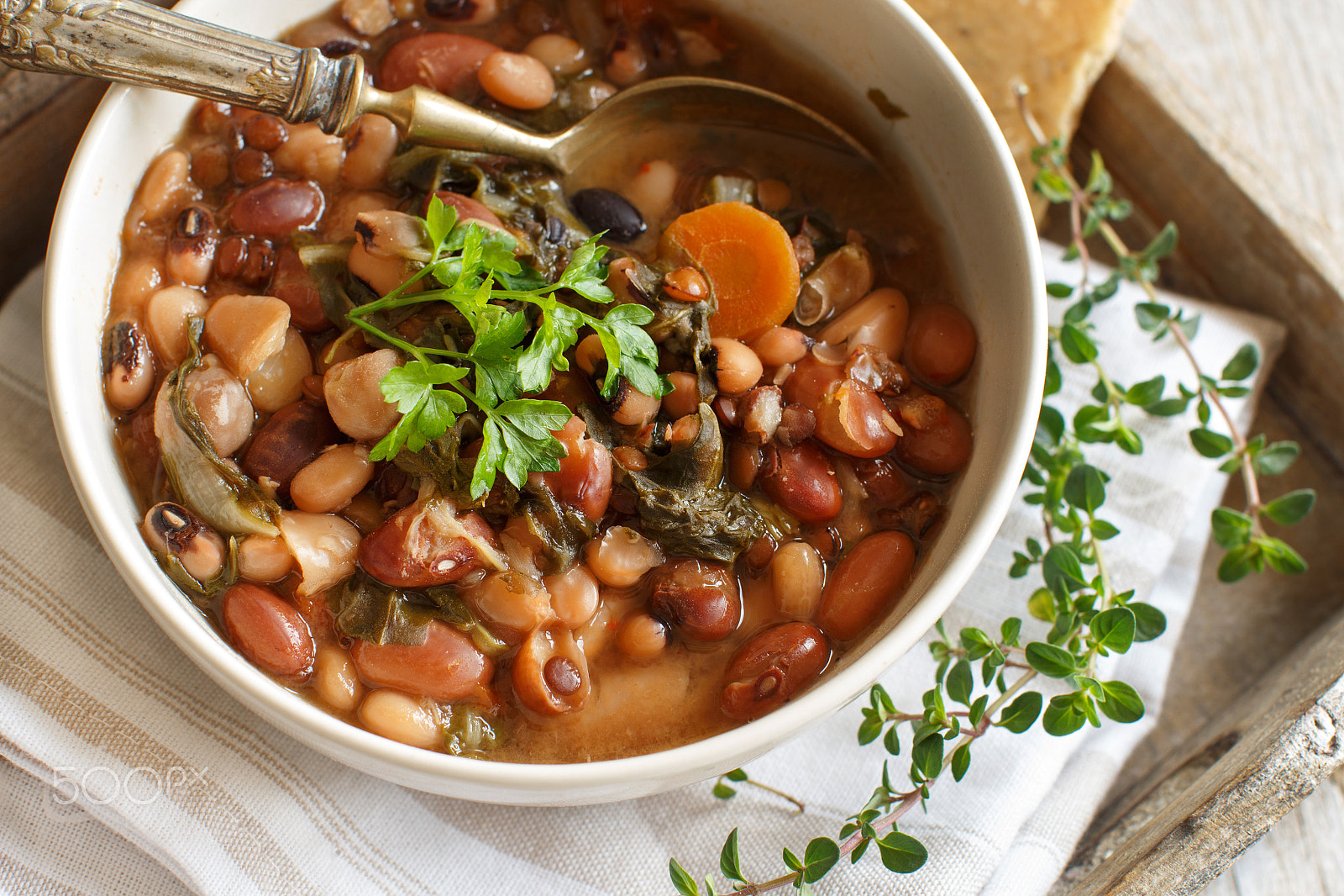 Canon EOS 650D (EOS Rebel T4i / EOS Kiss X6i) + Canon EF 50mm F1.2L USM sample photo. Cooked legumes and vegetables in a bowl photography
