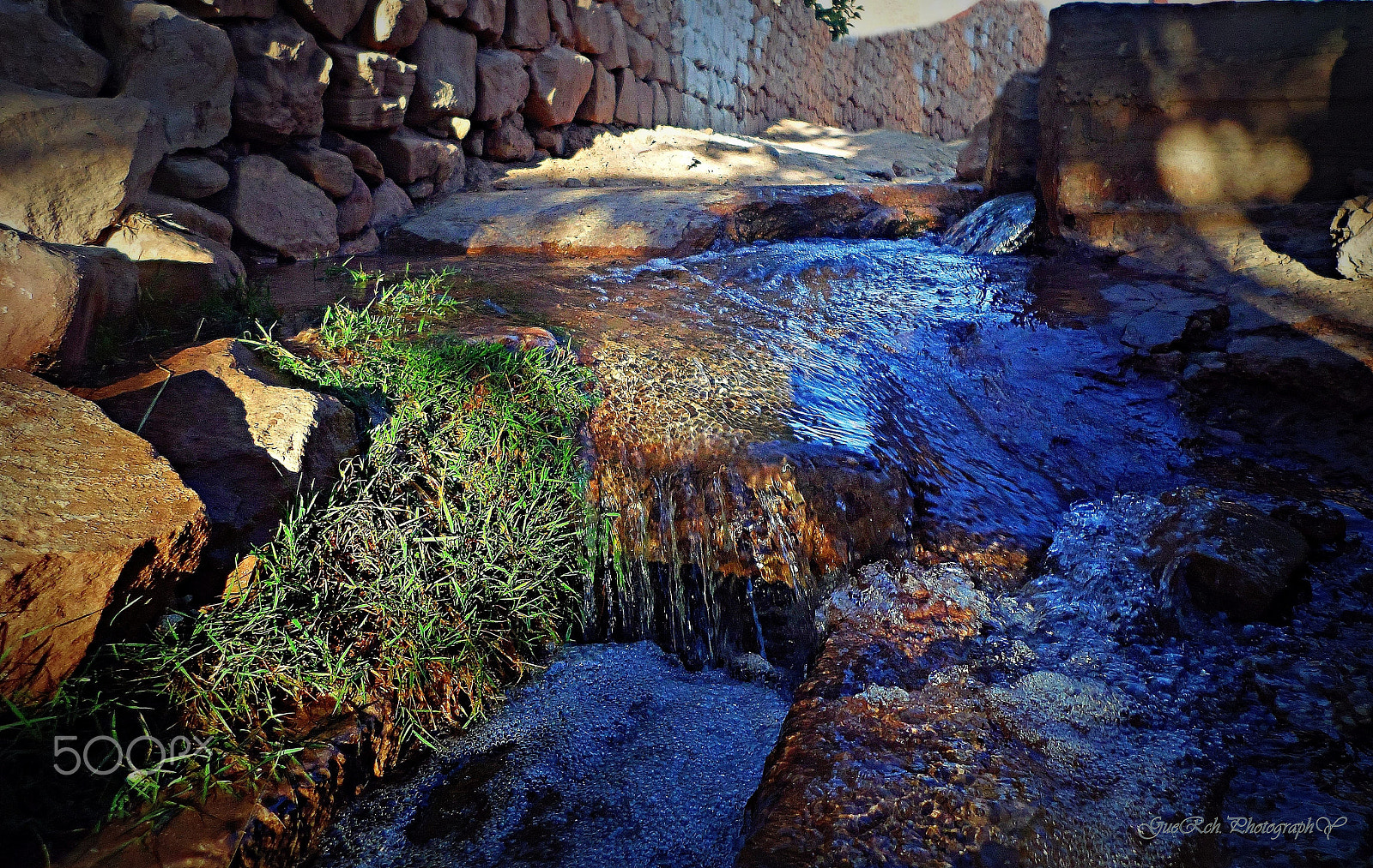 Samsung MV900F sample photo. Running water photography