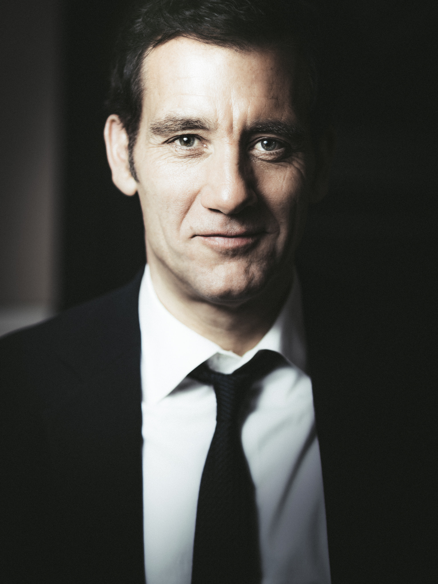 Sigma 85mm F1.4 EX DG HSM sample photo. Clive owen photography