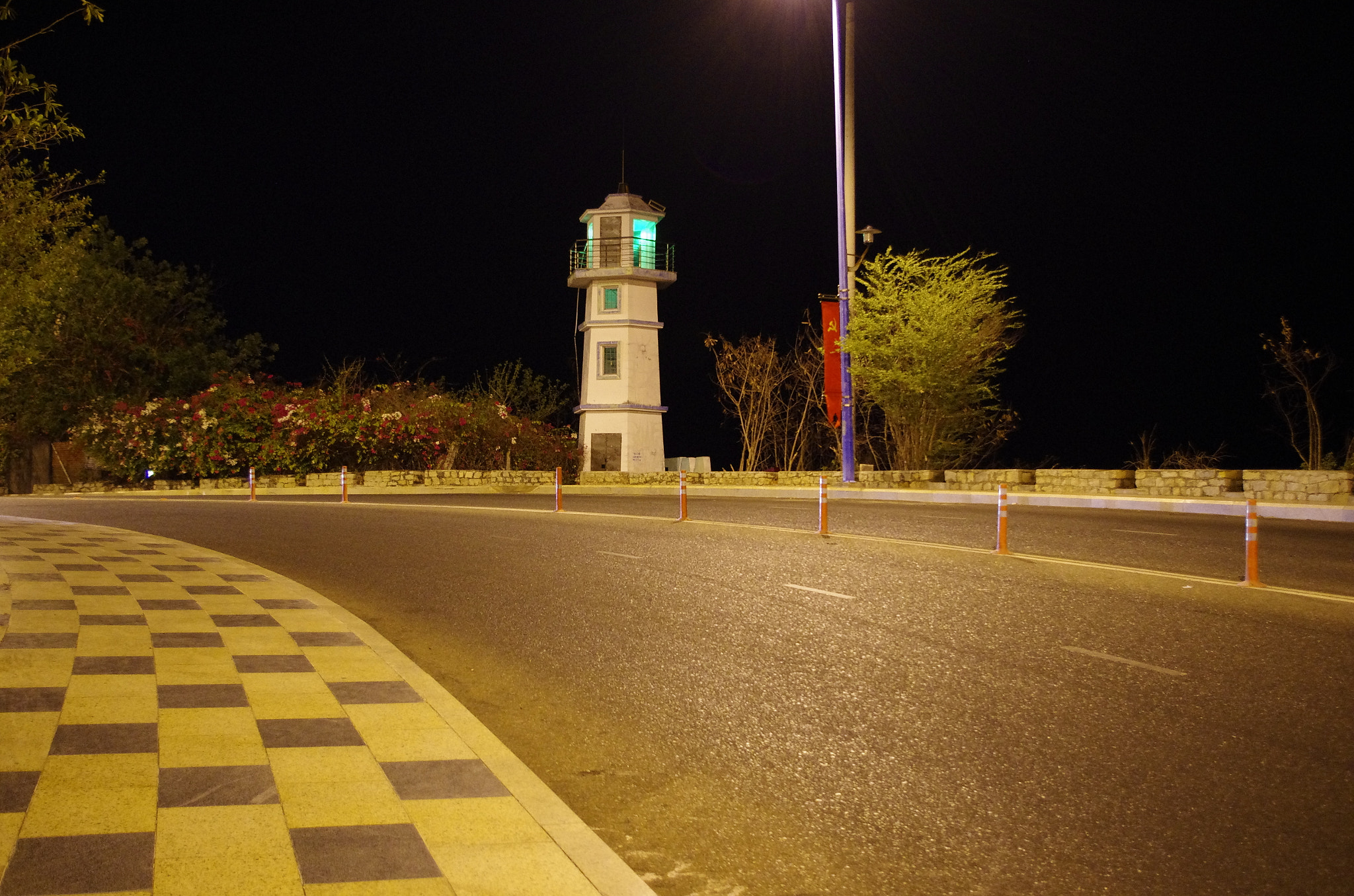 Pentax K-5 II sample photo. Small old lighthouse photography