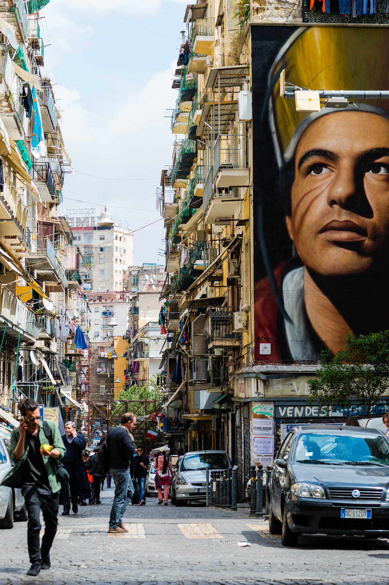 Nikon Df + ZEISS Makro-Planar T* 100mm F2 sample photo. Napoli street photography