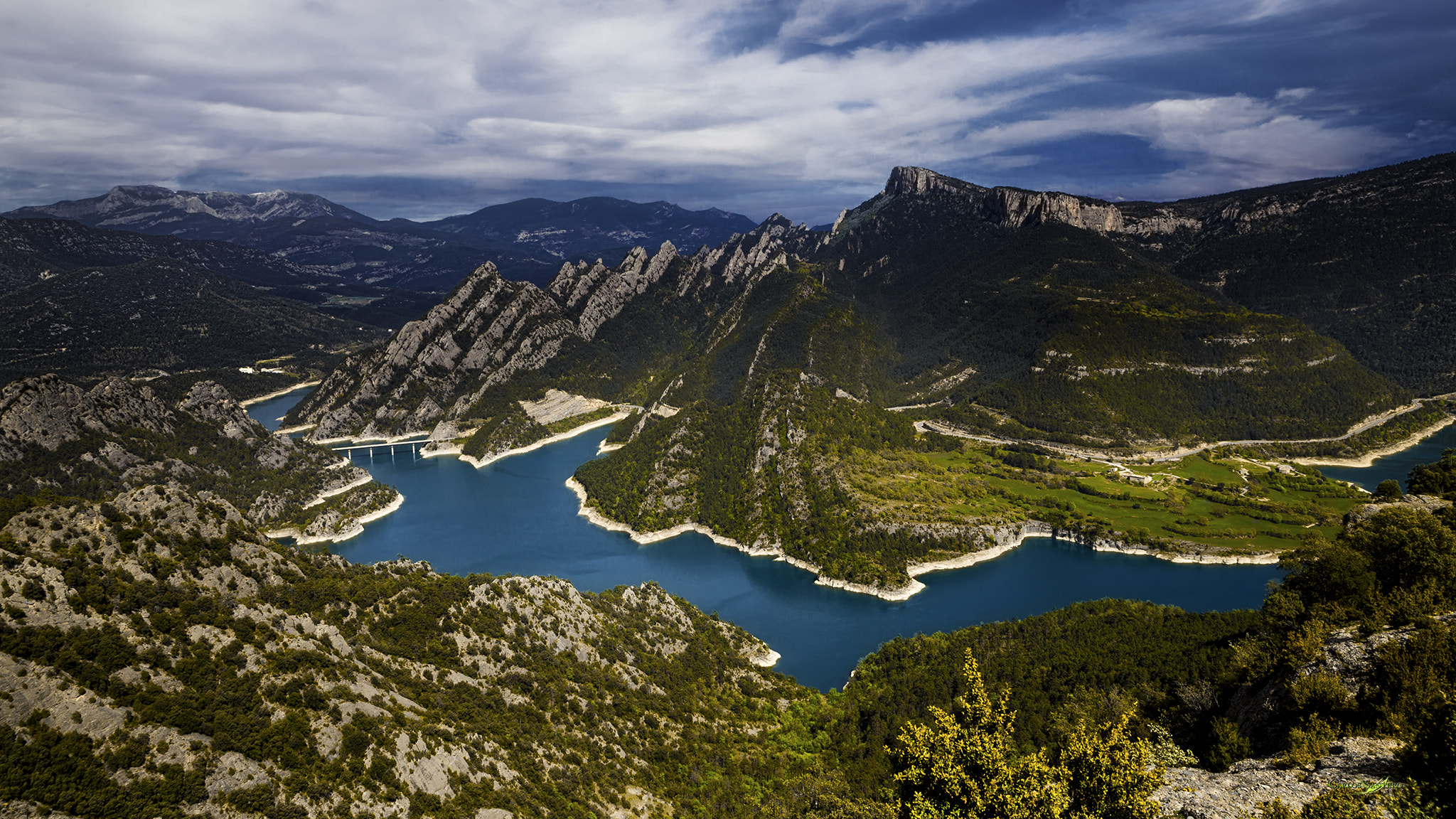 Sigma 24-70mm F2.8 EX DG Macro sample photo. Vall de lord photography
