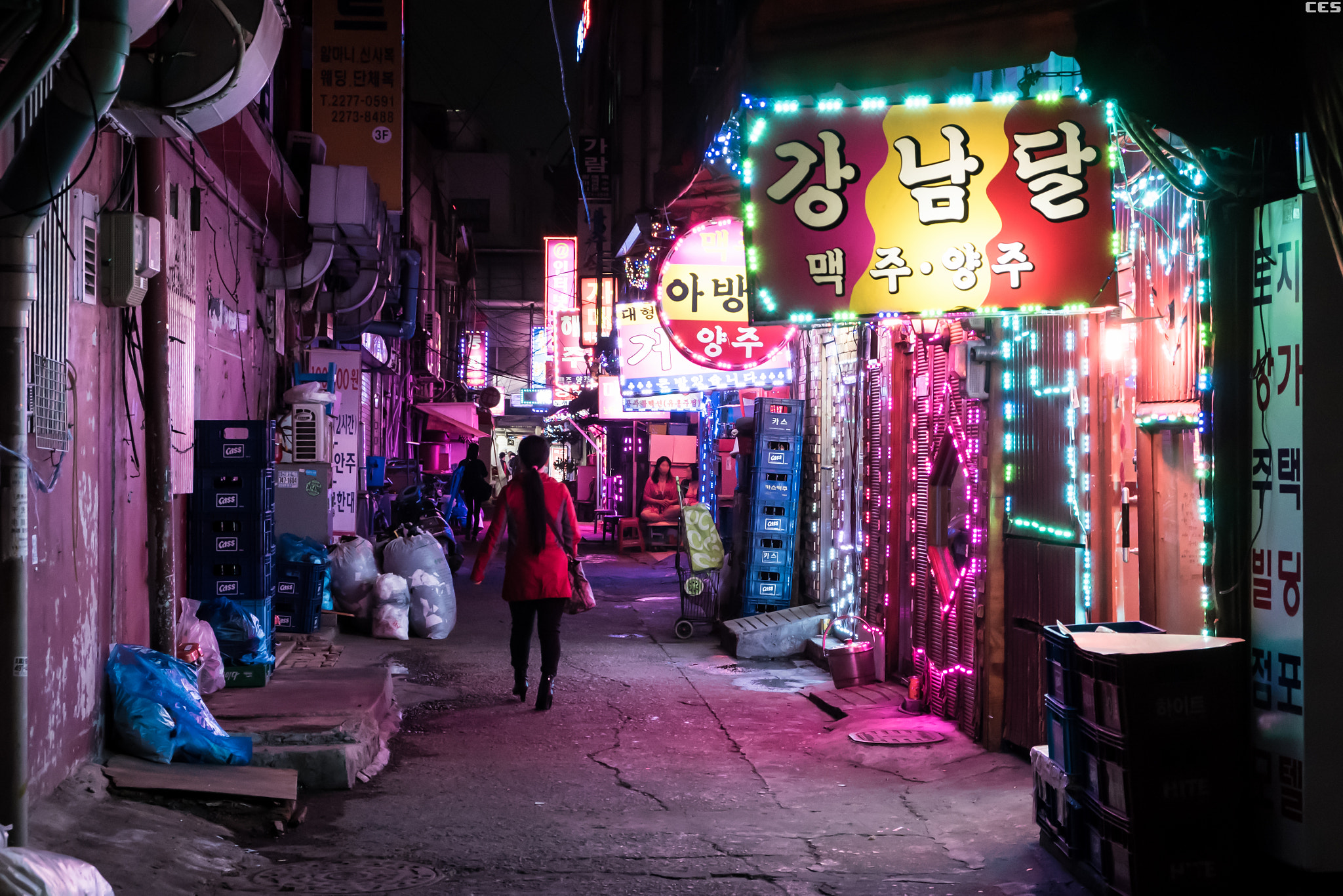 Fujifilm X-A2 + Fujifilm XF 18-55mm F2.8-4 R LM OIS sample photo. Night in back street photography